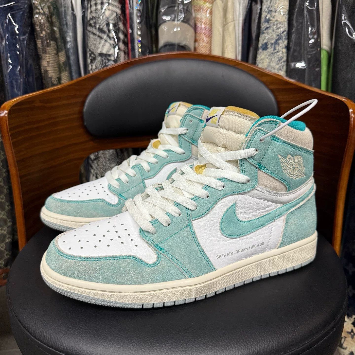 Nike Nike AJ1 Green Lowtop Sneakers 44 Men Size US 10.5 / EU 43-44 - 1 Thumbnail