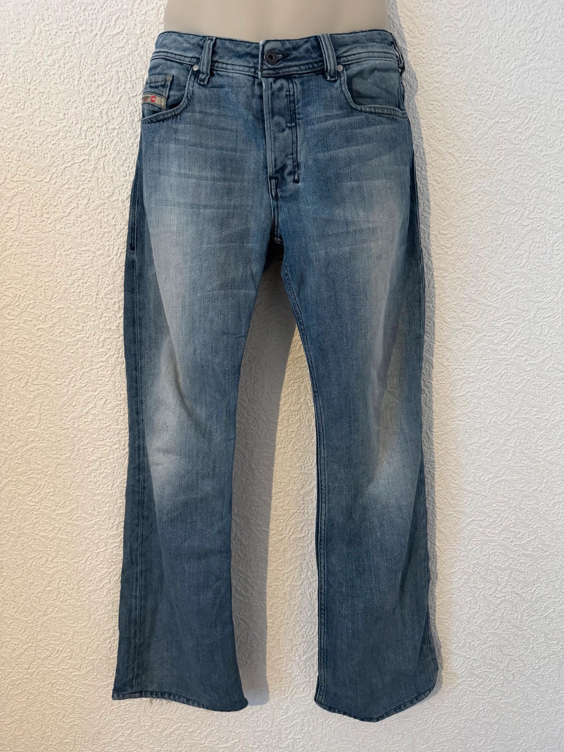 Diesel Diesel Jeans W32 L32 (339) Size US 32 / EU 48 - 1 Thumbnail