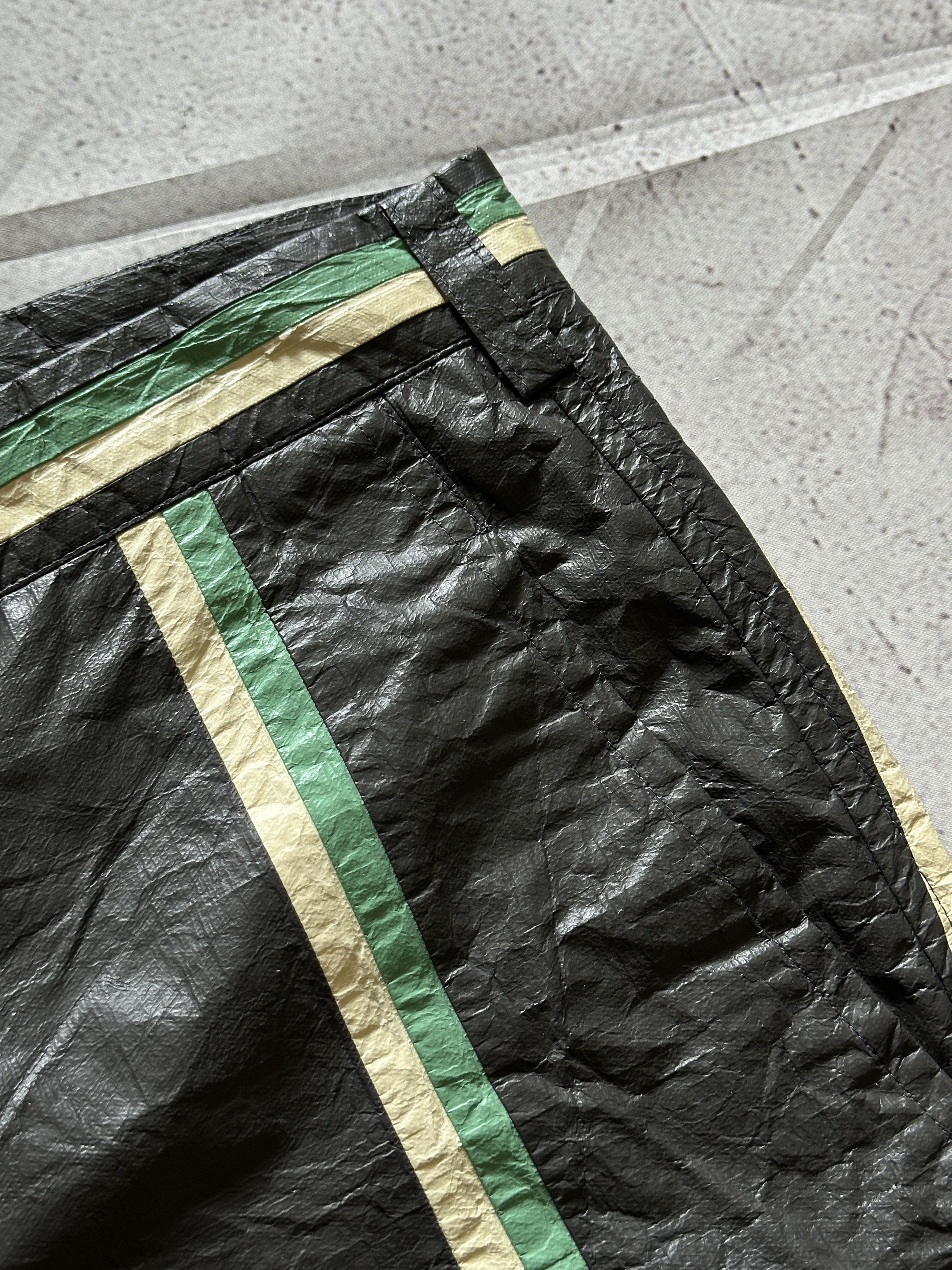 Issey Miyake Issey Miyake Men Polyethylene Stripe Shorts sz.4 Size US 32 / EU 48 - 9 Thumbnail