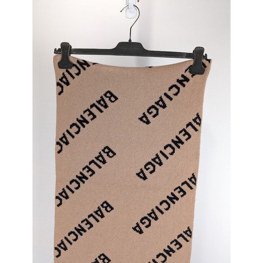 Balenciaga o1rshd1 Size: OS / Logo Scarf in Beige Size ONE SIZE - 3 Thumbnail