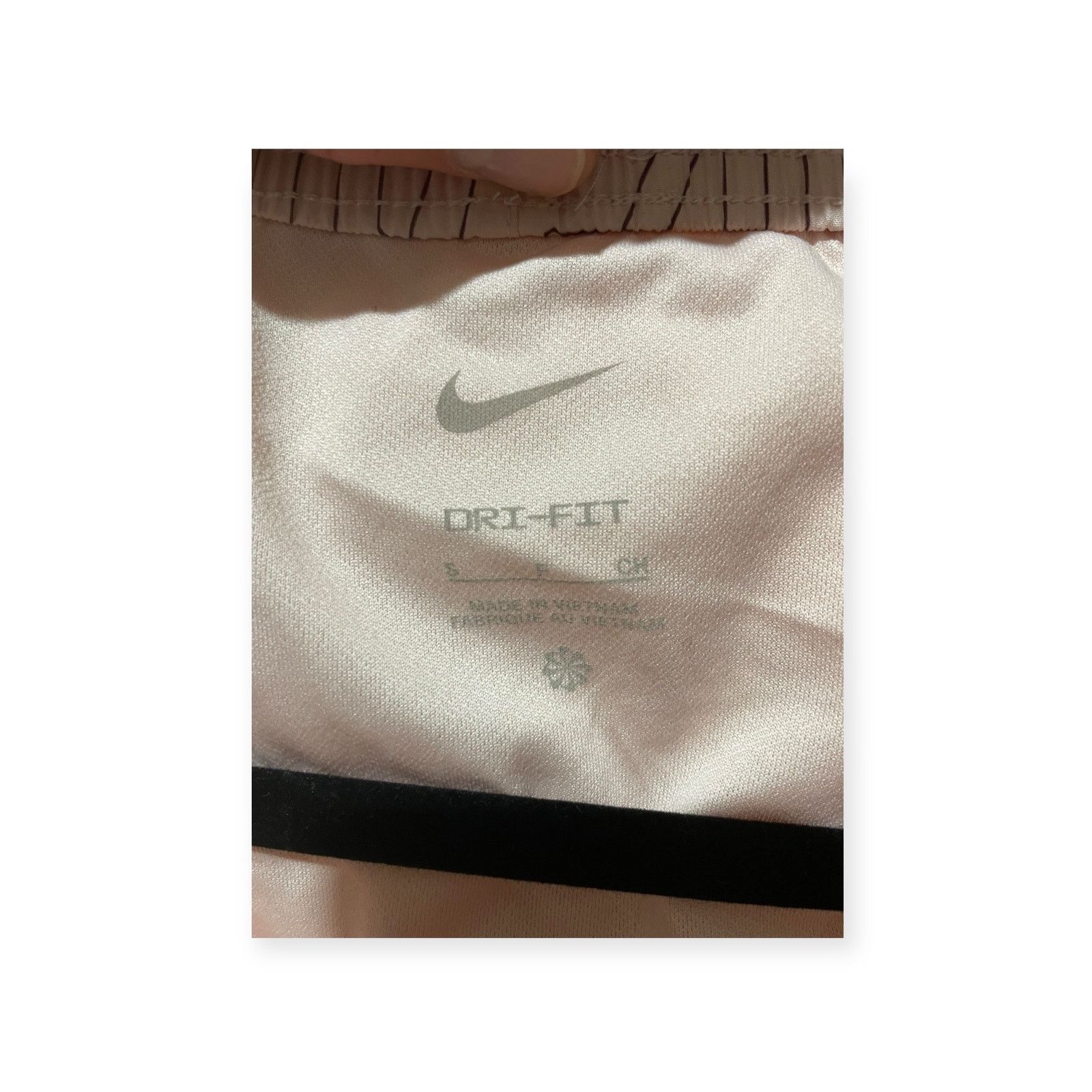 Nike NWOT Woman's Nike Blush Pink Logo Shorts Size S NICE Size 28" / US 6 / IT 42 - 4 Thumbnail