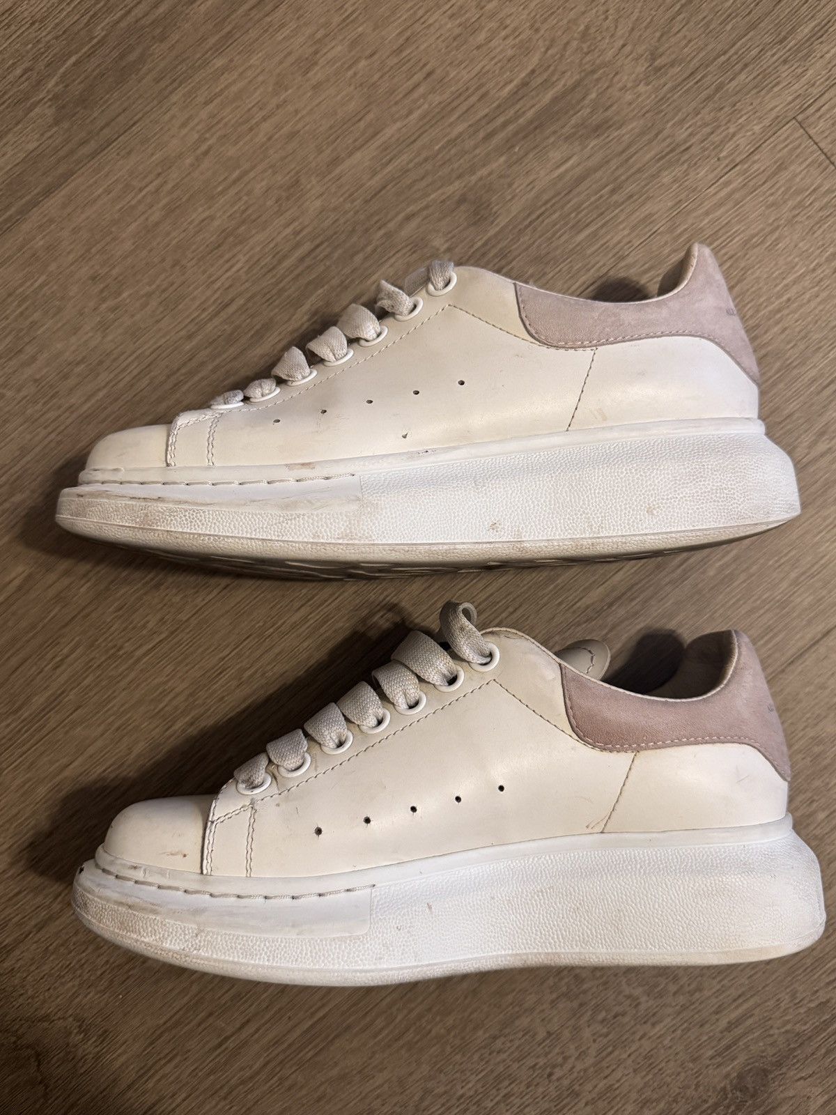 Alexander McQueen Women's Oversized Sneaker in White/Patchouli Size US 7 / IT 37 - 11 Thumbnail