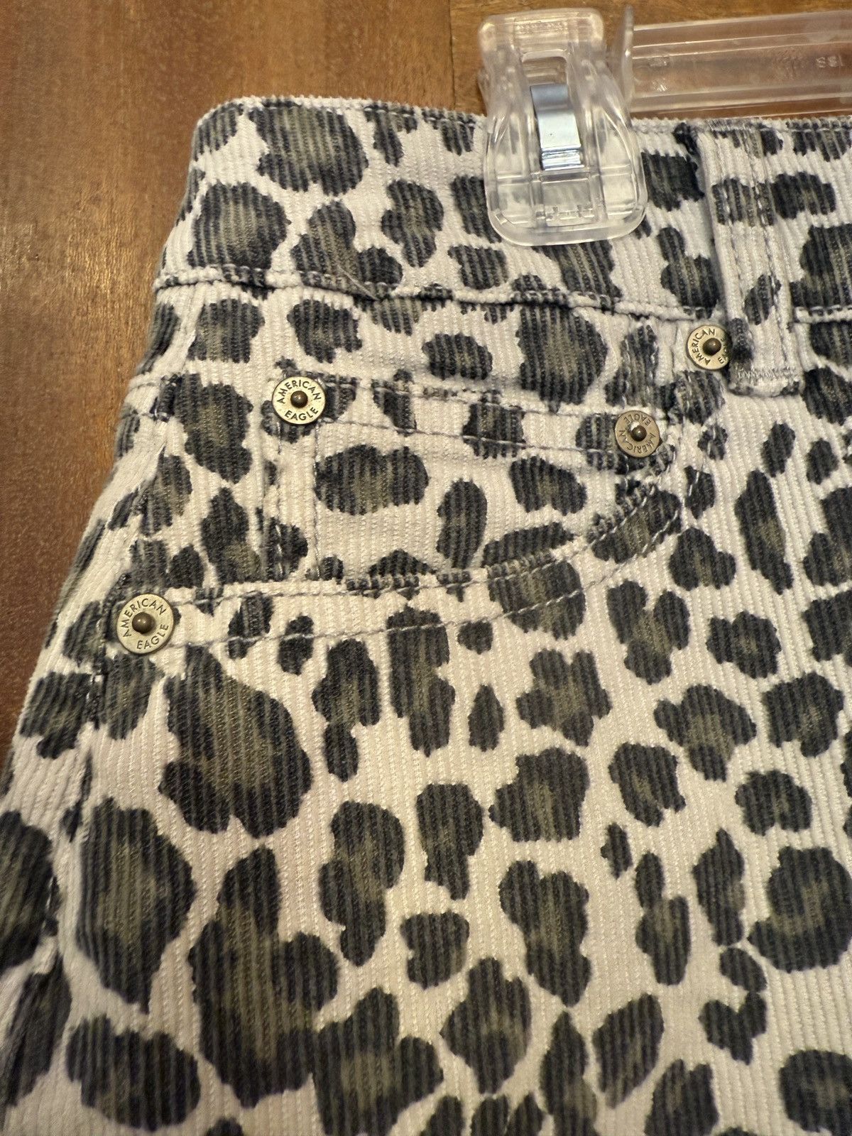 American Eagle Outfitters American Eagle Leopard Print Stretch Corduroy Mini Skirt Size 30" / US 8 / IT 44 - 5 Thumbnail
