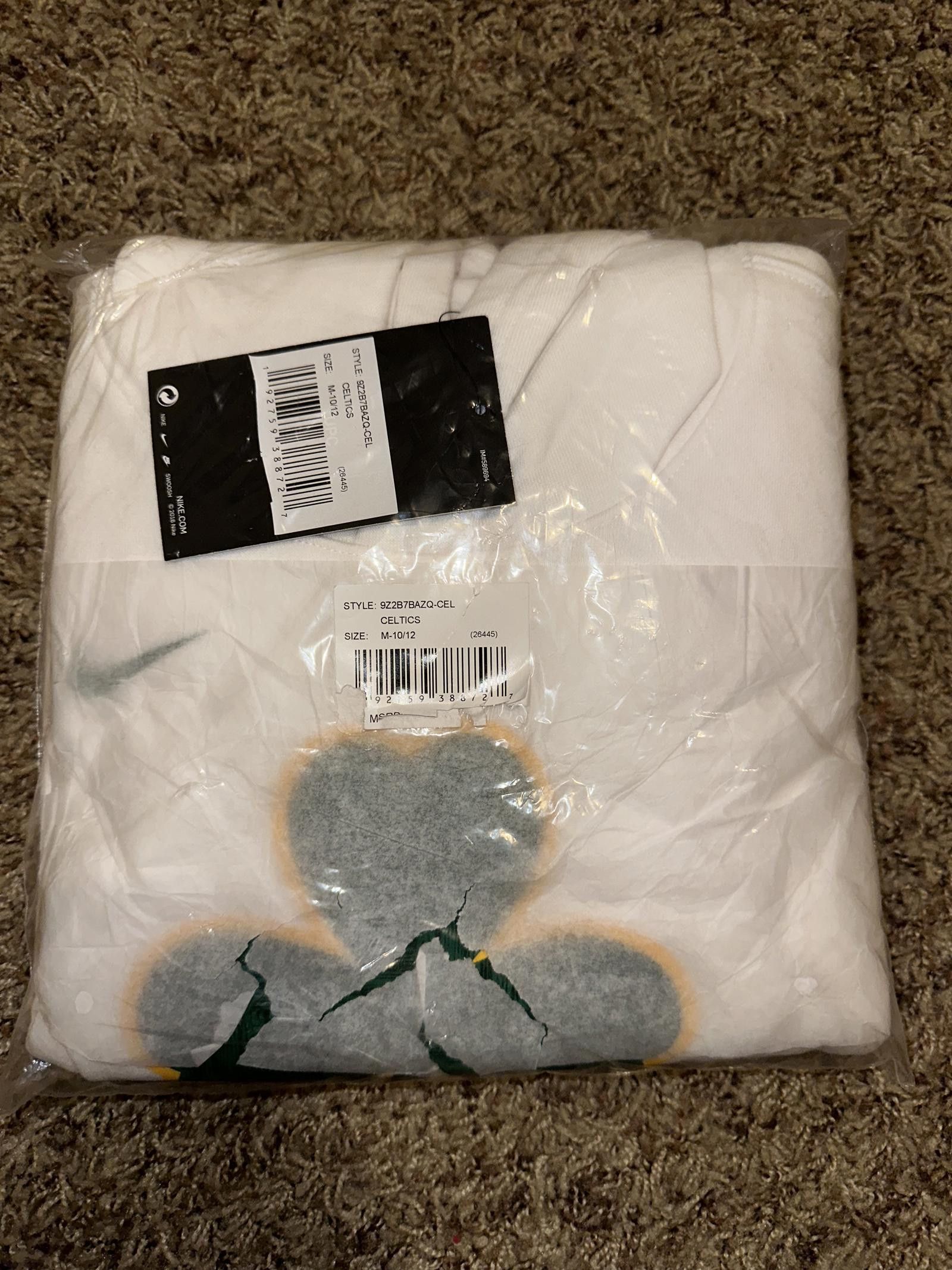 Nike Youth Boston Celtics Nike White 2018/19 City Edition Essential Pullover Hoodie Size US M / EU 48-50 / 2 - 12 Thumbnail