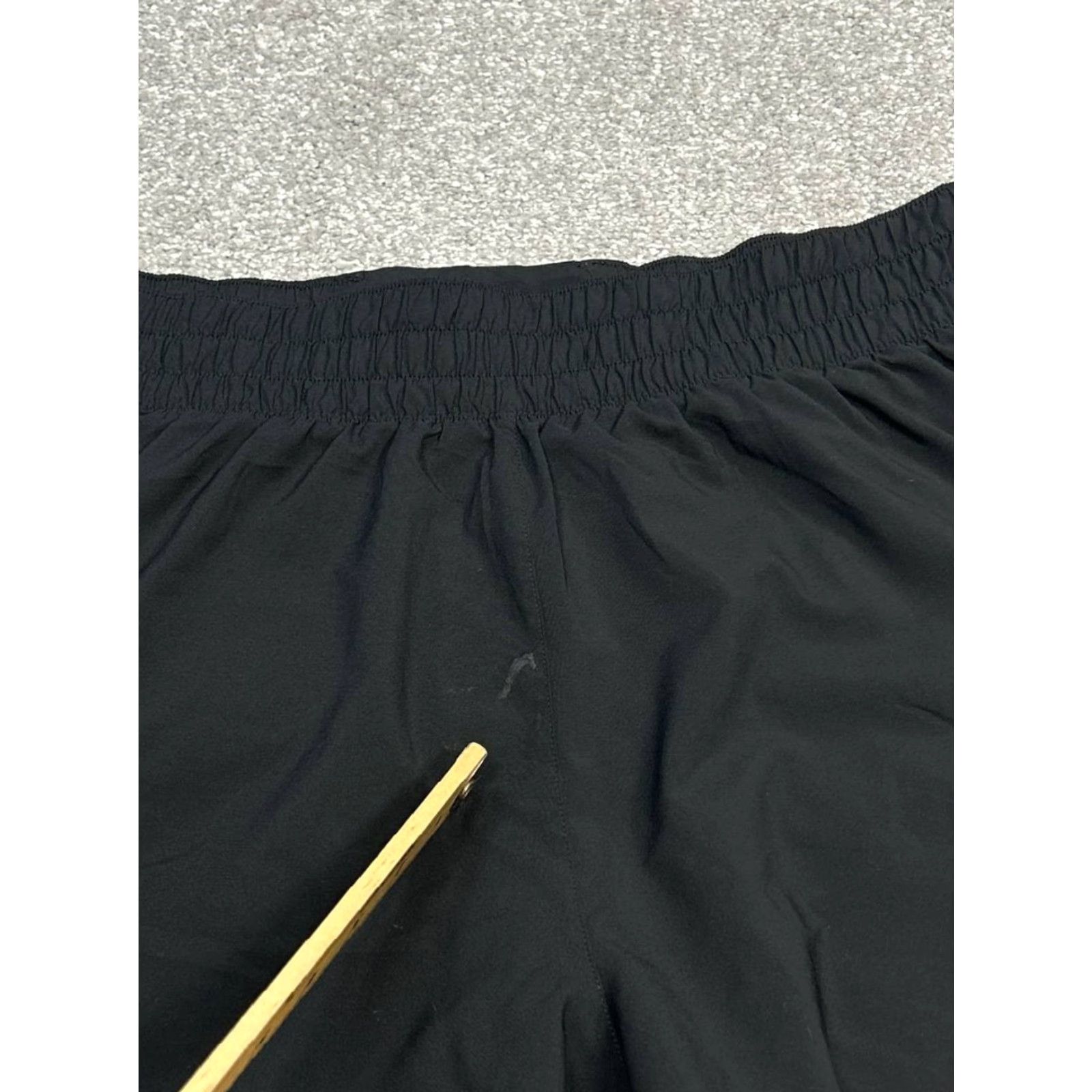 Nike Nike Running Shorts Womens Large Black Dri Fit Compression Liner Logo Stretch Size 36" / US 14 / IT 50 - 2 Thumbnail