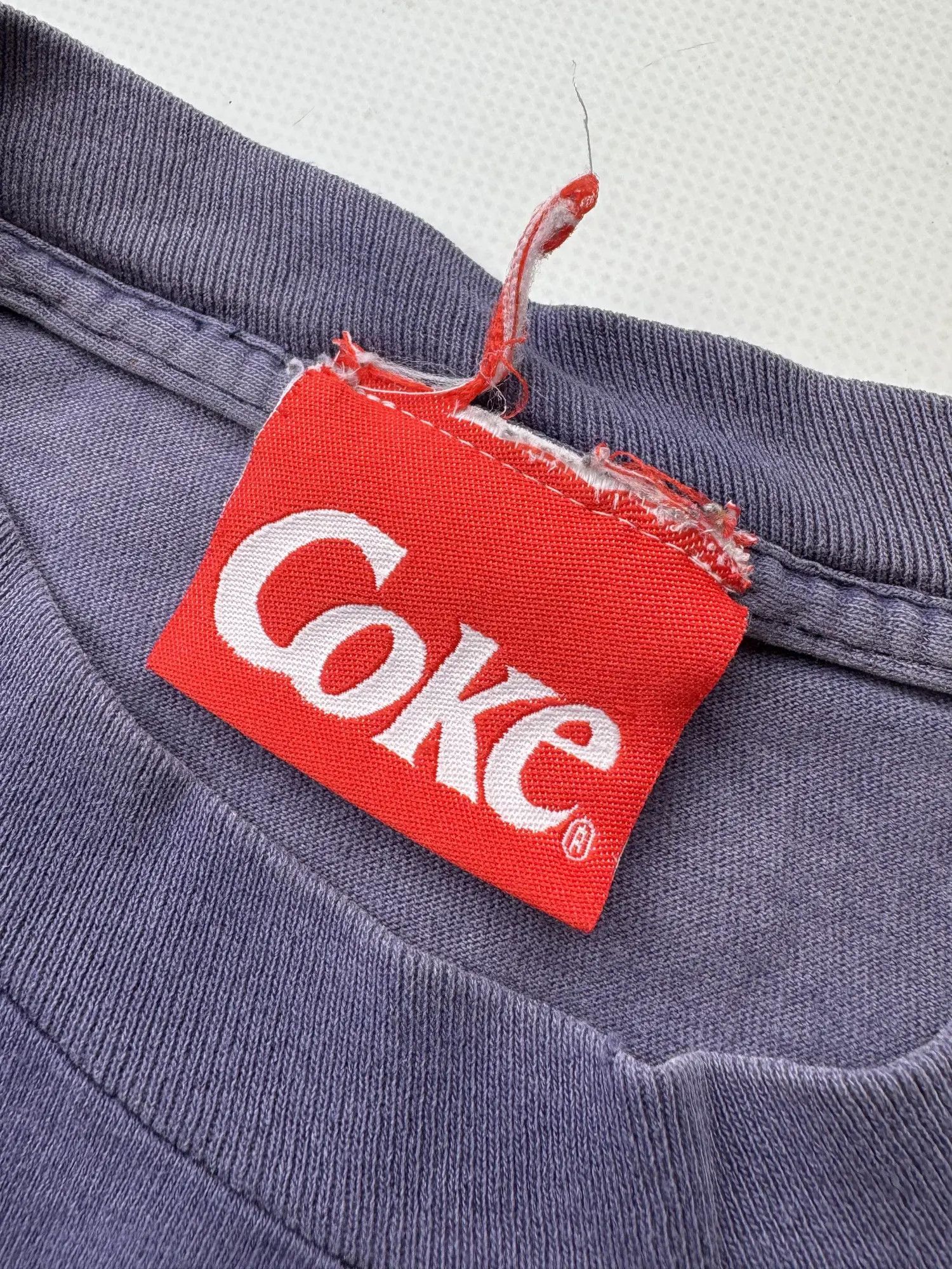 Coca Cola Coca Cola 1995 Vintage Thrashed T-Shirt (459) Size US L / EU 52-54 / 3 - 7 Thumbnail
