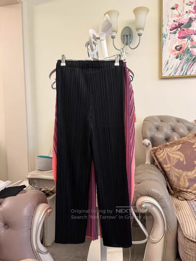 Issey Miyake Issey Miyake Ruched Straight-Leg Pants, Black Size 42" / US 20 - 2 Thumbnail