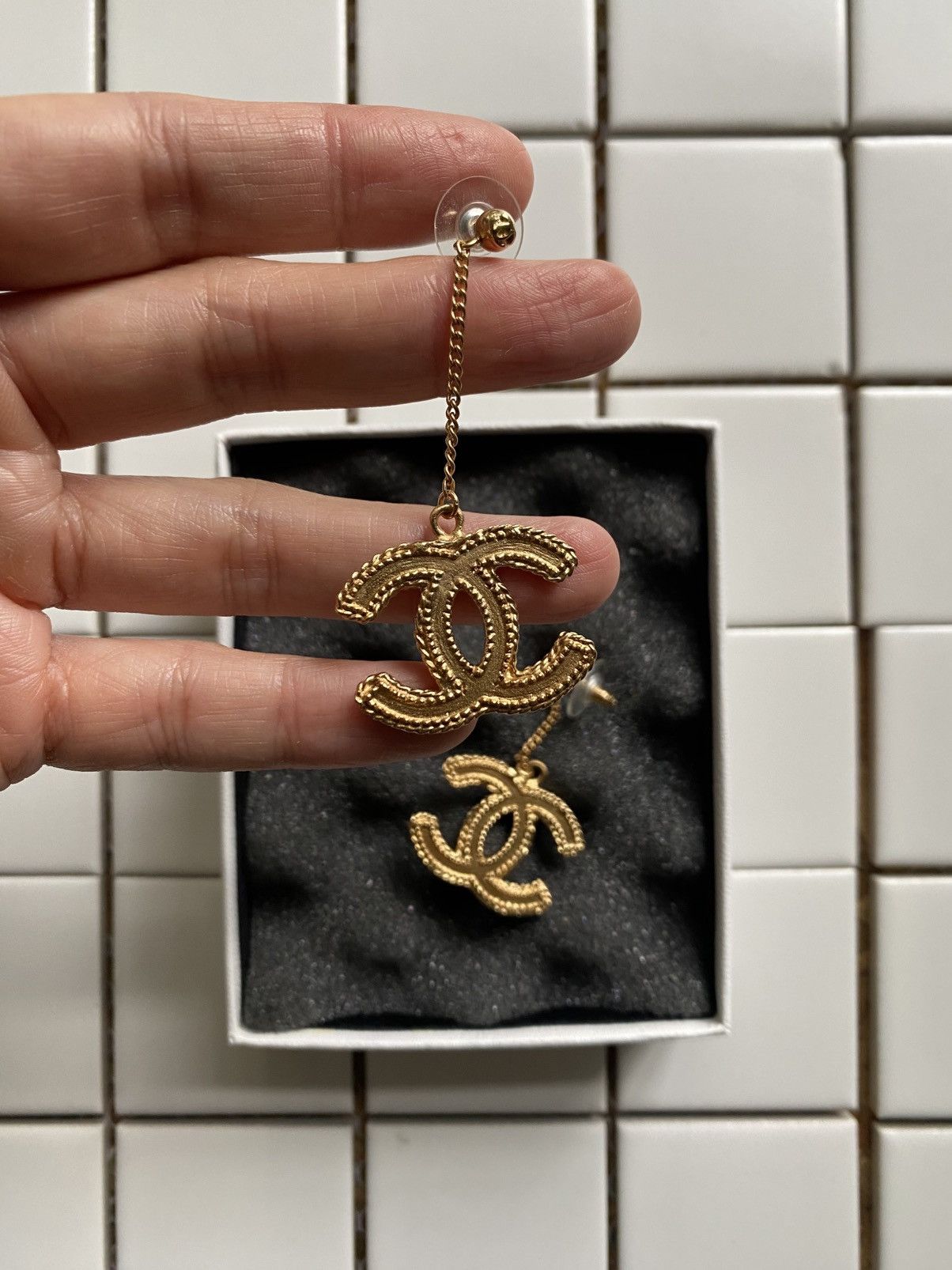 Chanel Chanel Gold Wheat Pattern Logo Drop Earrings Size ONE SIZE - 2 Thumbnail