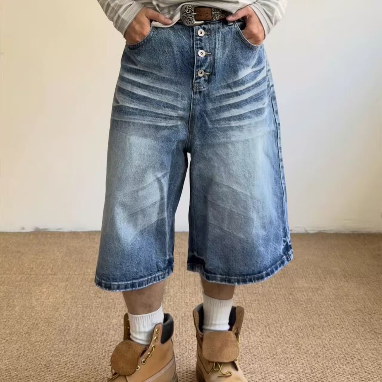 Vintage American Retro Whiskered Denim Shorts Size US 32 / EU 48 - 1 Thumbnail