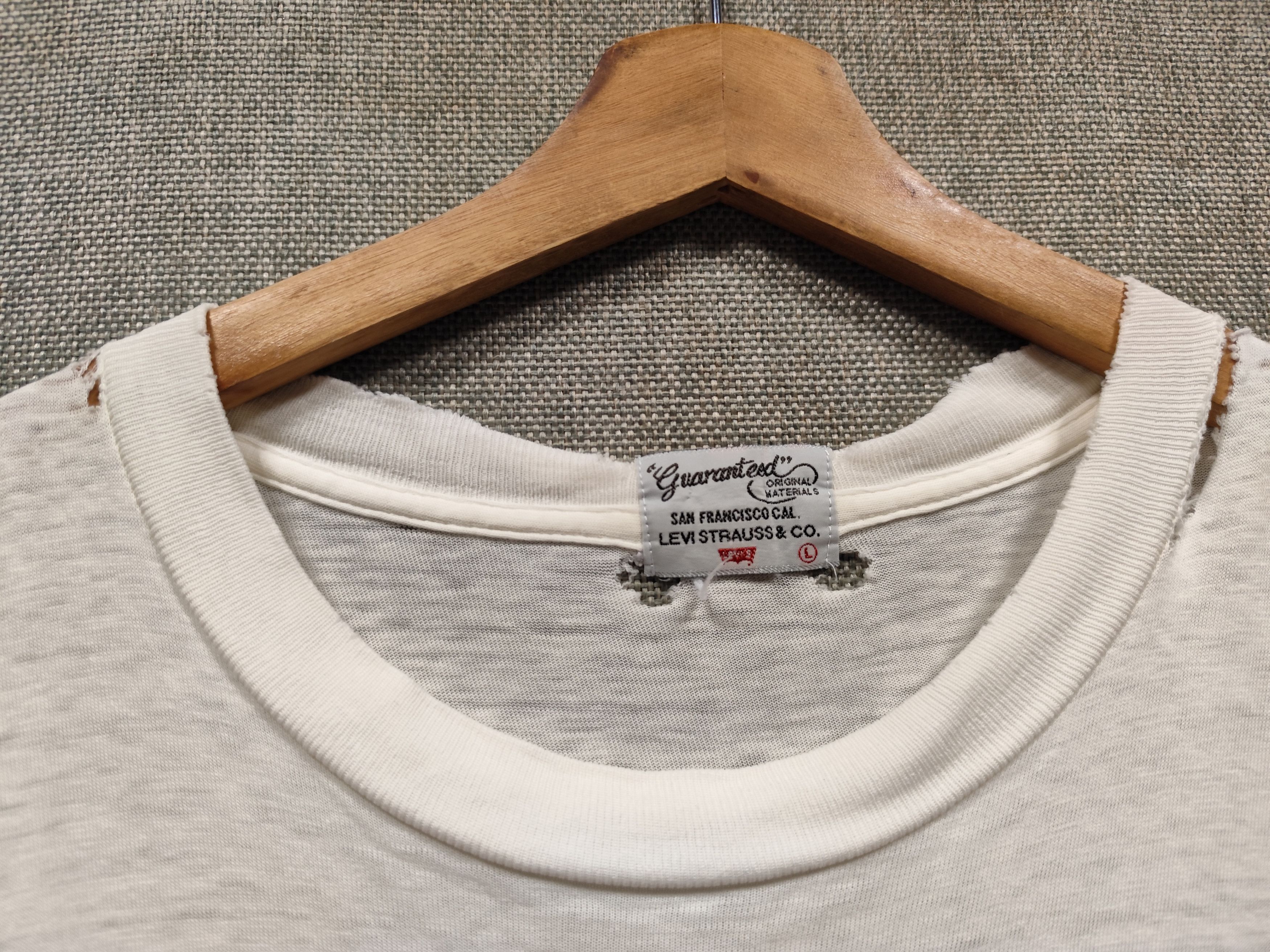 Levi's Vintage 90s t shirt levi's strauss outdoors distressed Size US M / EU 48-50 / 2 - 3 Thumbnail