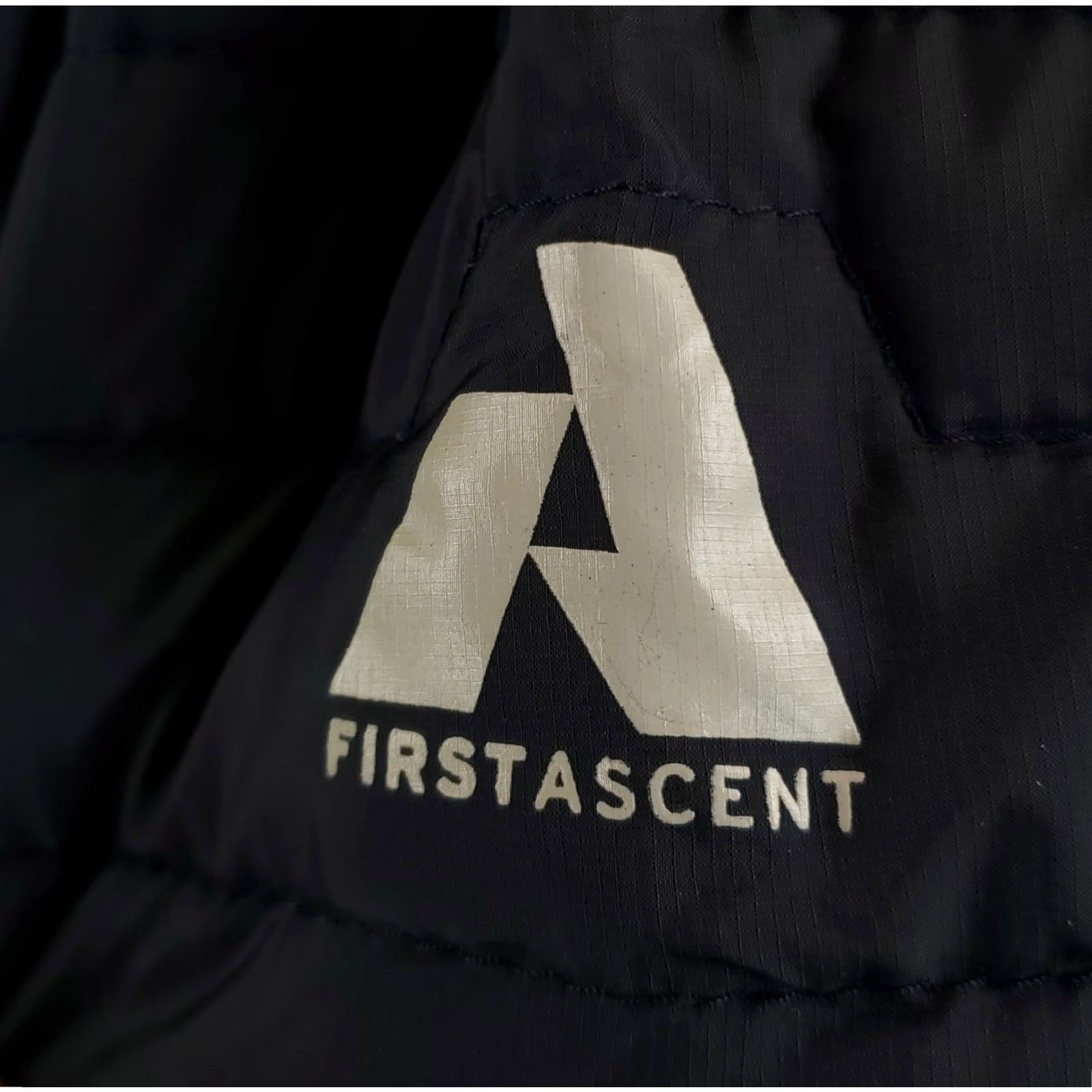 Eddie Bauer Eddie Bauer First Ascent Stormdown 800 Down Jacket Blue Mens S Jacket Mens S Blue Eddie Bauer First Ascent Stormdown 800 Down Jacket Blue Mens S Size US S / EU 44-46 / 1 - 4 Thumbnail