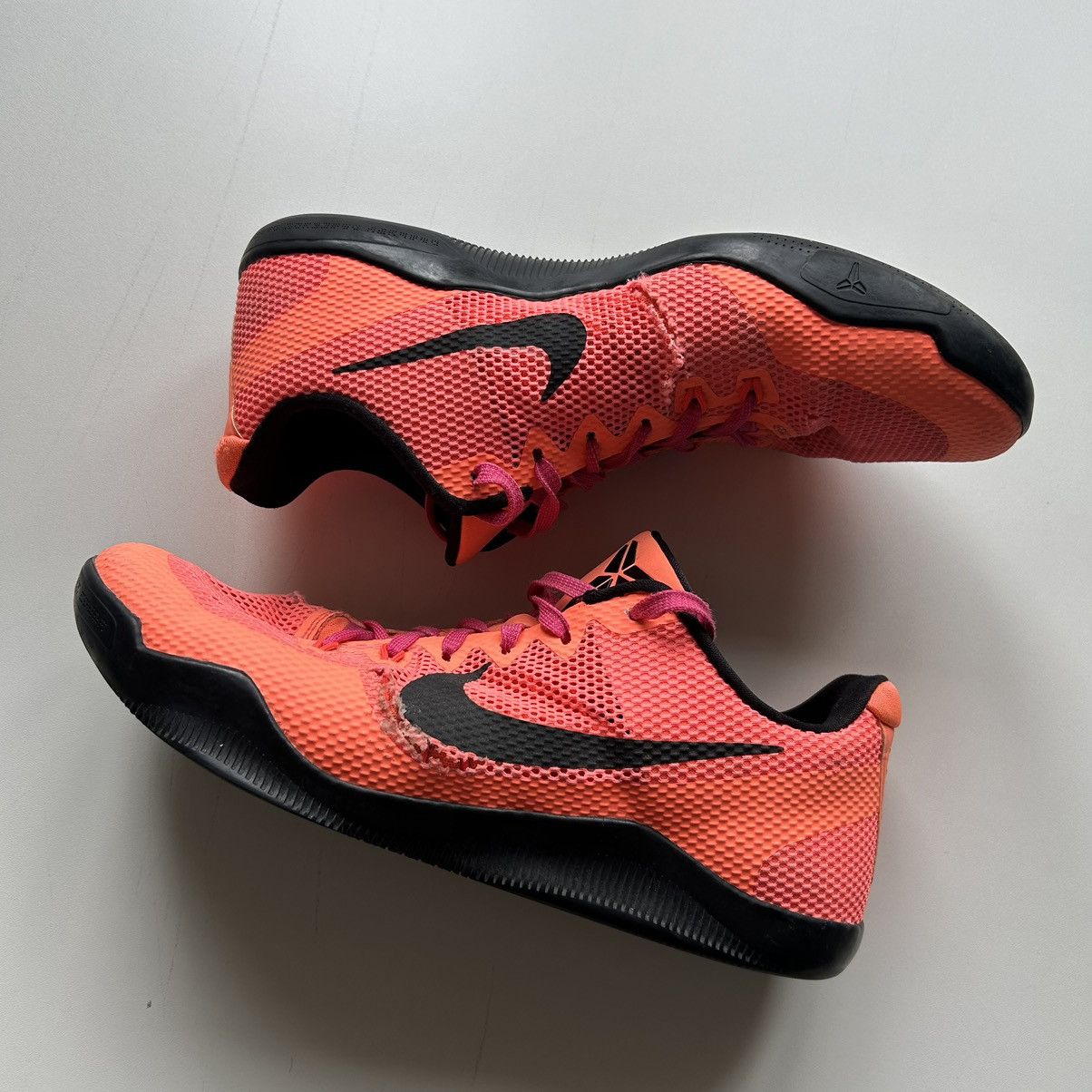 image of Kobe Mentality x Nike Kobe 11 Ep Barcelona Size 11 Very Worn Shoes in Salmon, Men's