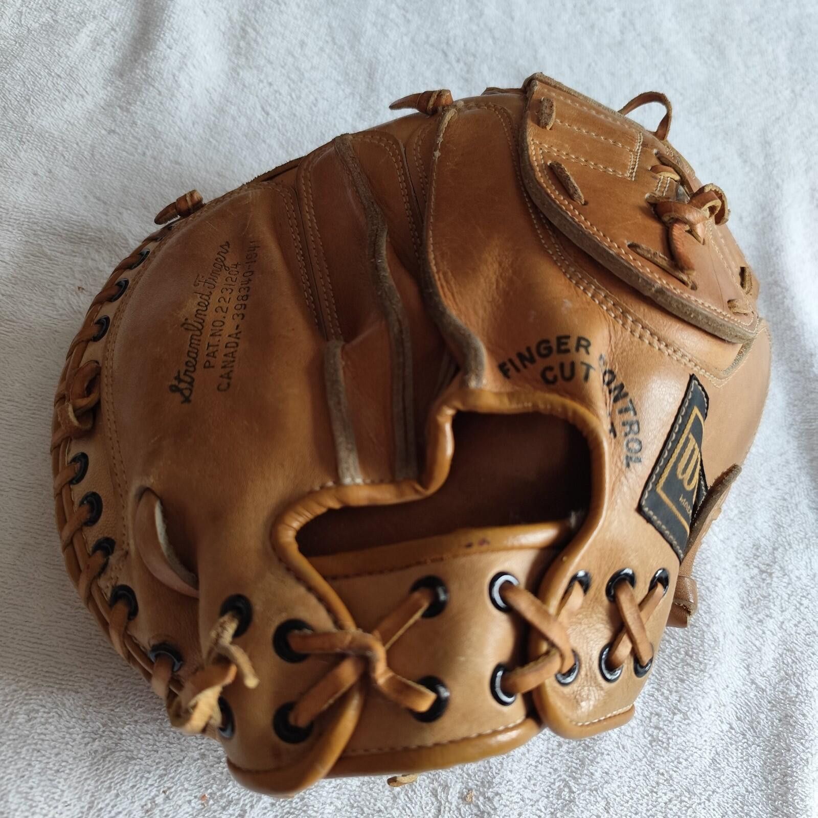 Wilson Vintage Wilson Catchers Mitt A2516 Right Hand Throw Leather Size ONE SIZE - 1 Thumbnail