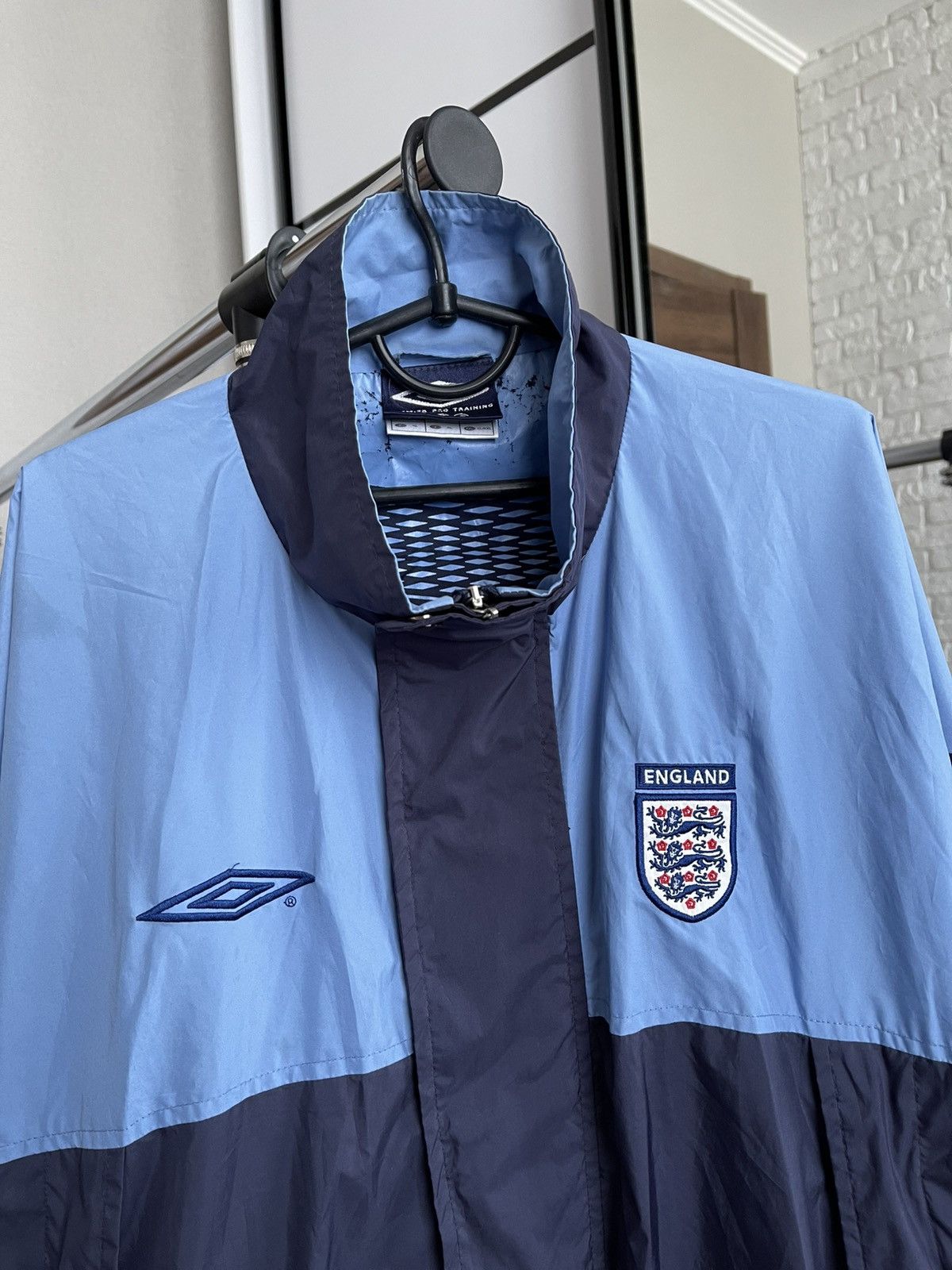Umbro Umbro England Vintage Soccer Zip Track Jacket 2000s Size US XL / EU 56 / 4 - 4 Thumbnail