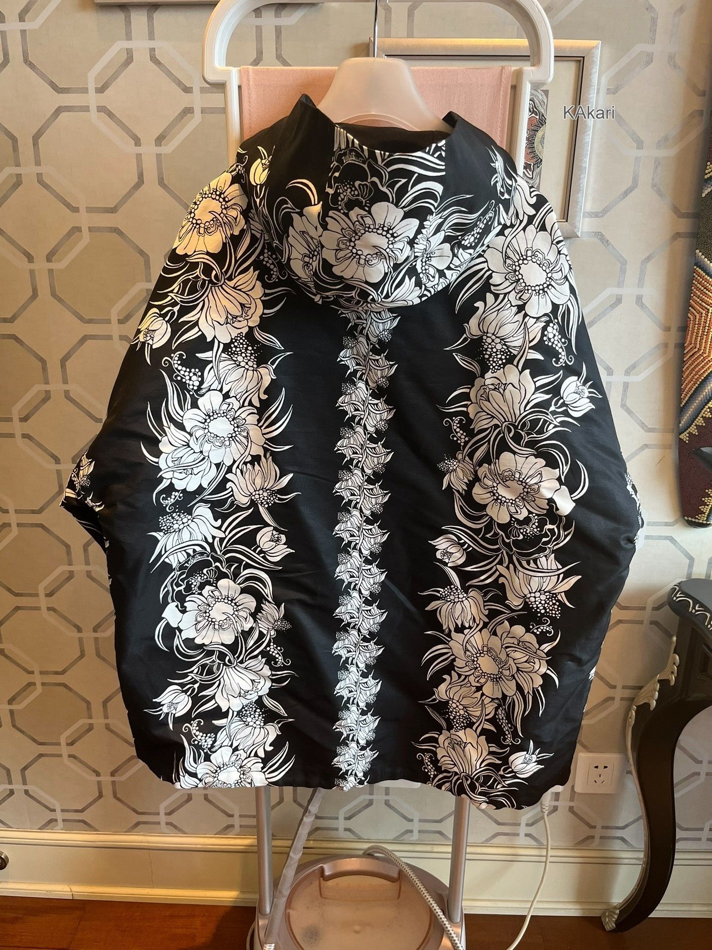 Valentino Valentino Black Hooded Printed Jacket Size US S / EU 44-46 / 1 - 5 Thumbnail