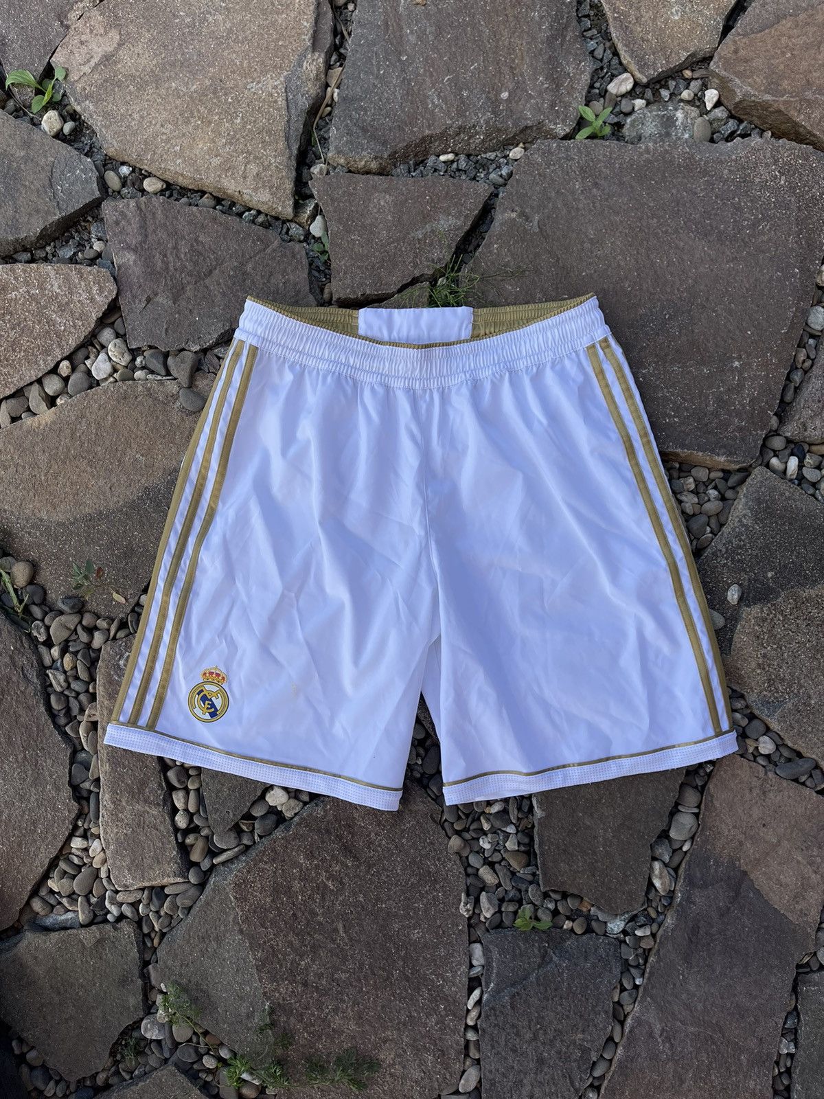 Adidas × Vintage 2011 Adidas Real Madrid white shorts vintage Size US 36 / EU 52 - 1 Thumbnail