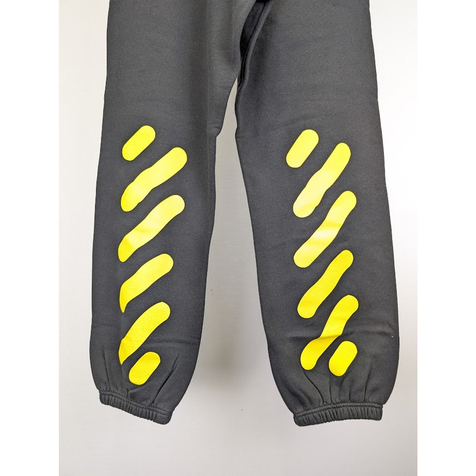 Off-White o1rshd1 Crystal Wiz Slim Sweatpant & Jogger in Black/Yellow Size US 36 / EU 52 - 14 Thumbnail