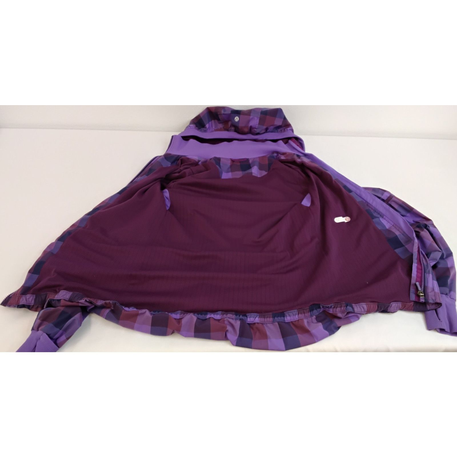 Lululemon Lululemon Light Weight Jacket Women's S Purple/Pink Plaid Size S / US 4 / IT 40 - 15 Thumbnail