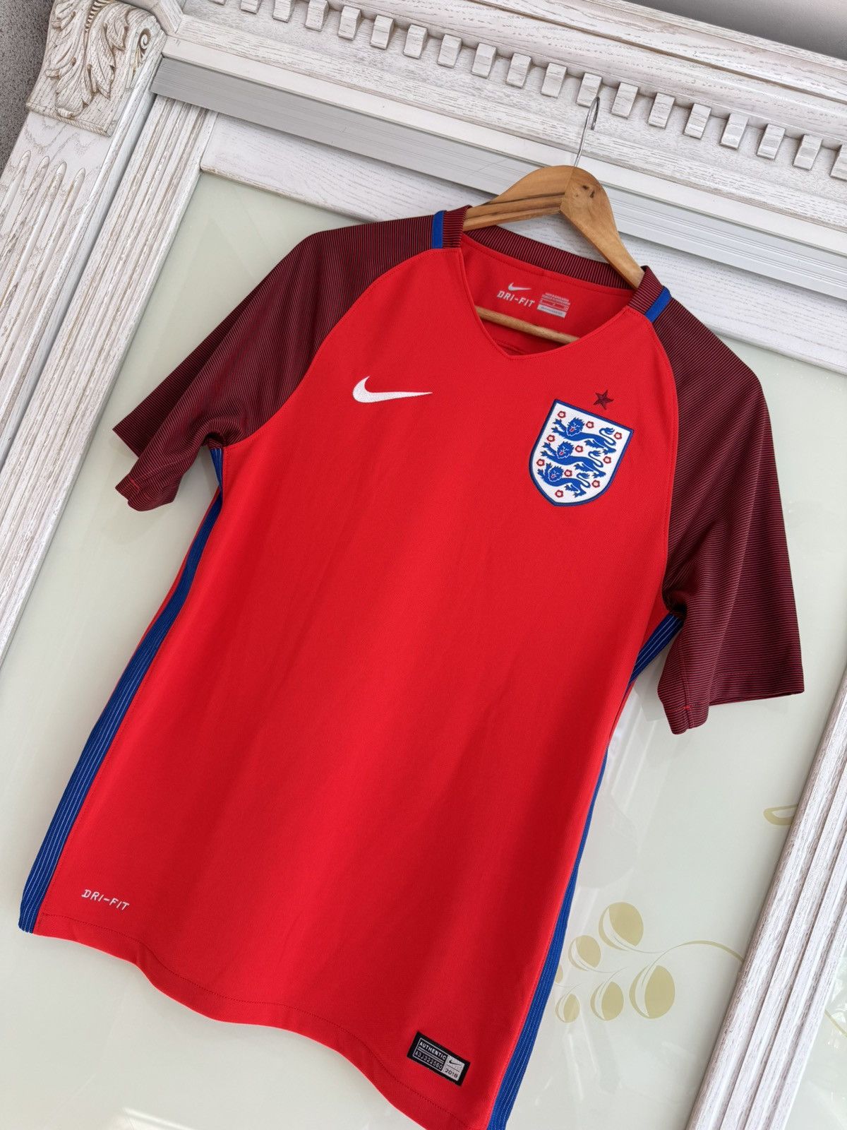 Nike England 2016-2017 Away Soccer Jersey Football Kit Shirt Size US S / EU 44-46 / 1 - 3 Thumbnail