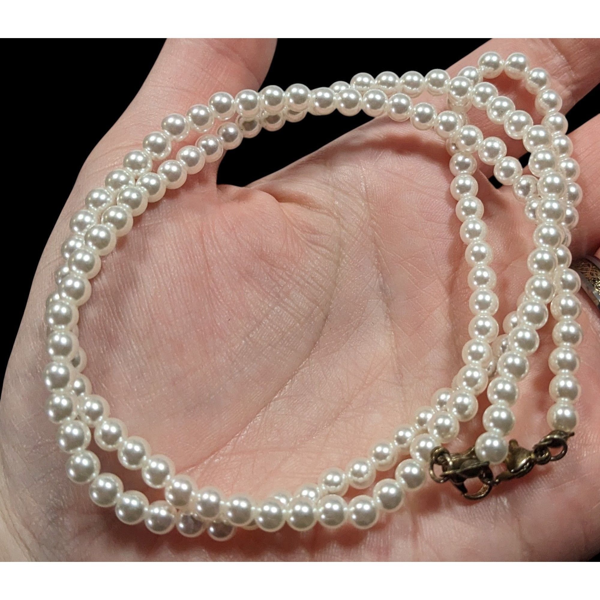 Other Simple Elegant White Faux Pearl Beaded Necklace Size ONE SIZE - 3 Thumbnail