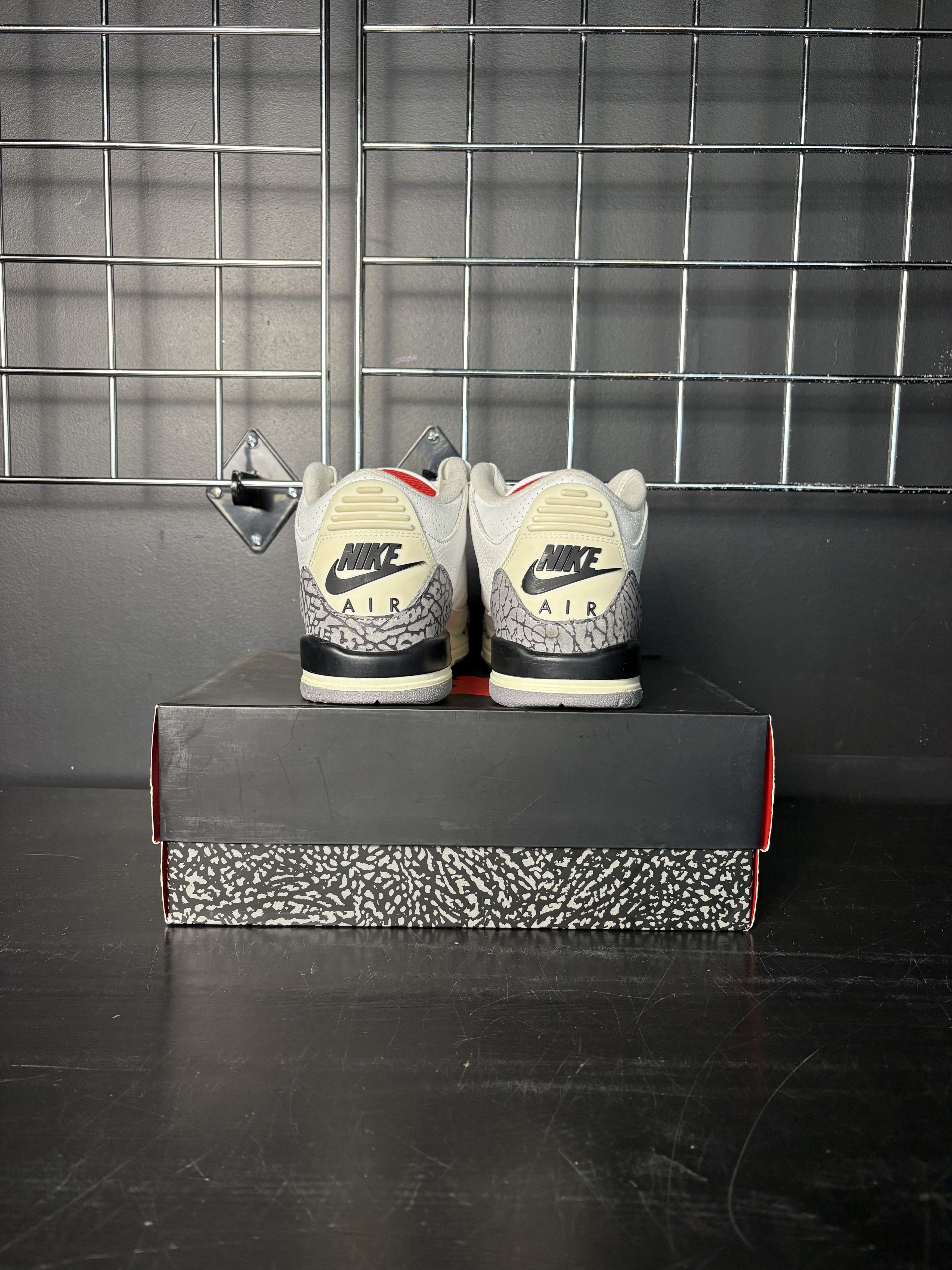 Nike Air Jordan 3 Retro "White Cement Reimagined" (GS) **PRE-OWNED** Size US 7 / EU 40 - 3 Thumbnail