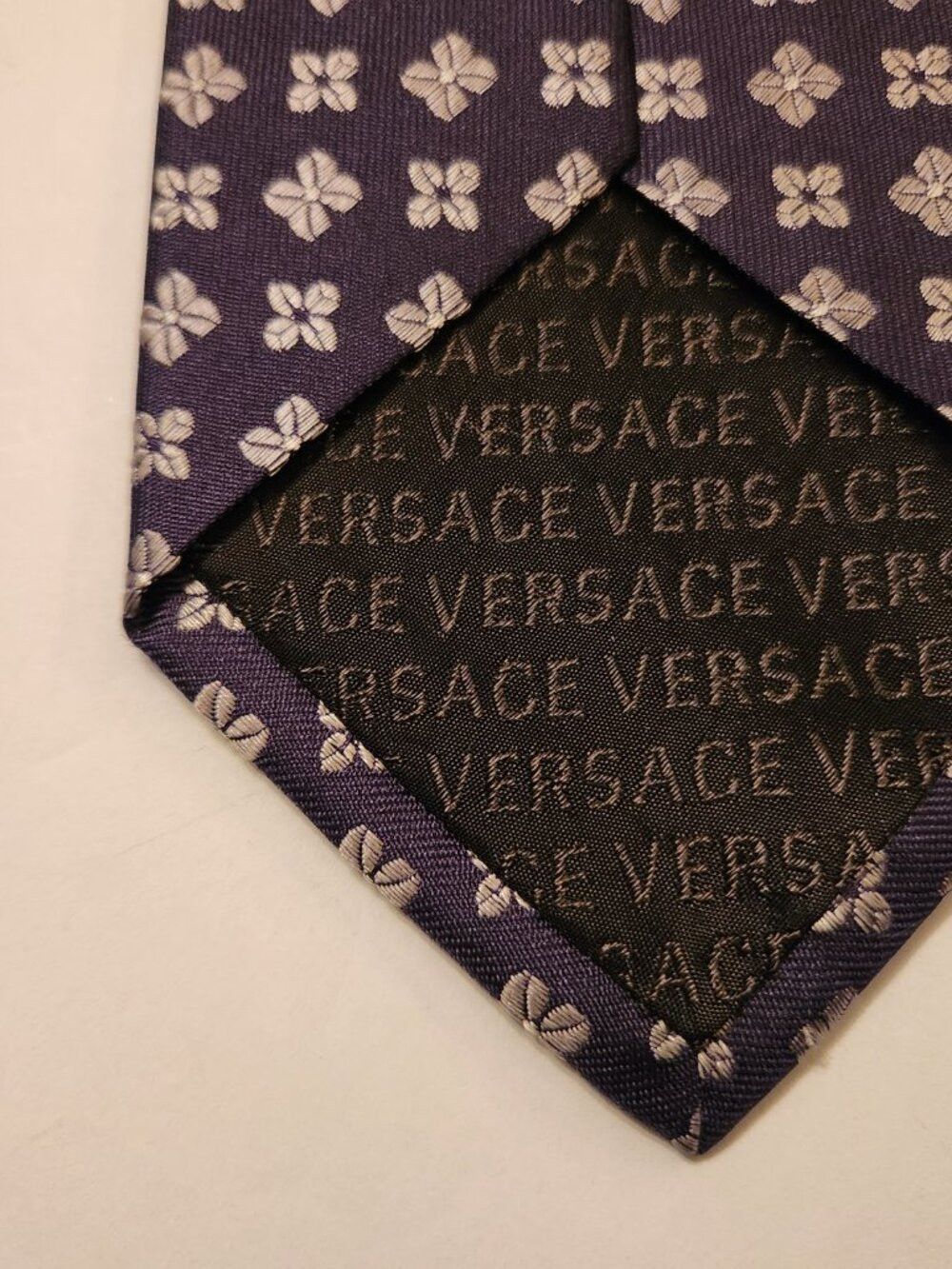 Versace versace men's purple 100%silk tie 3 1/4" X 61 1/4" Size ONE SIZE - 3 Thumbnail