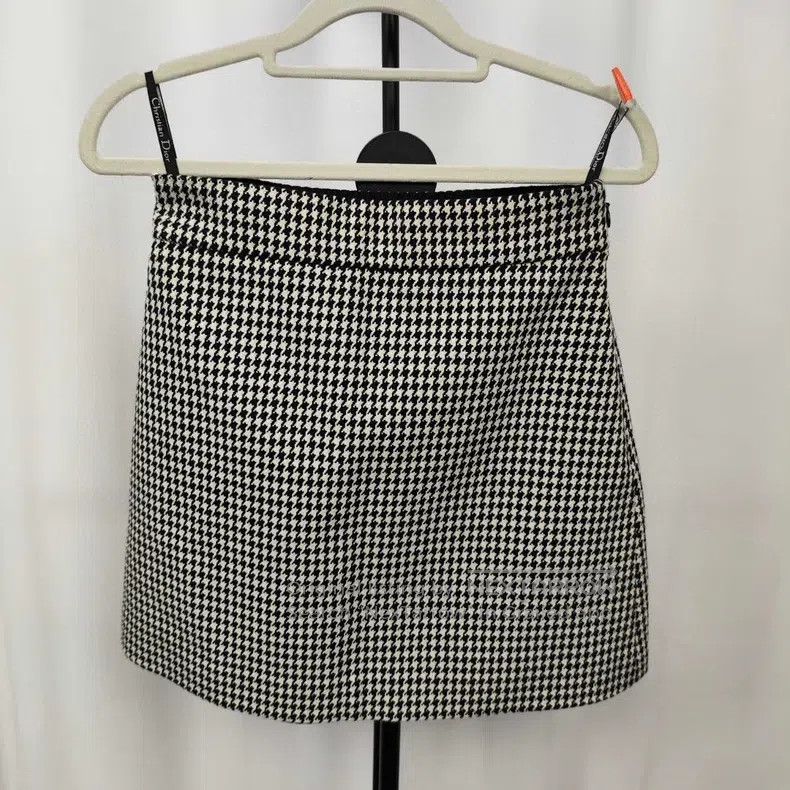 Dior Dior Short skirt with a thousand-bird check Size 24" / US 00 / IT 34 - 1 Thumbnail