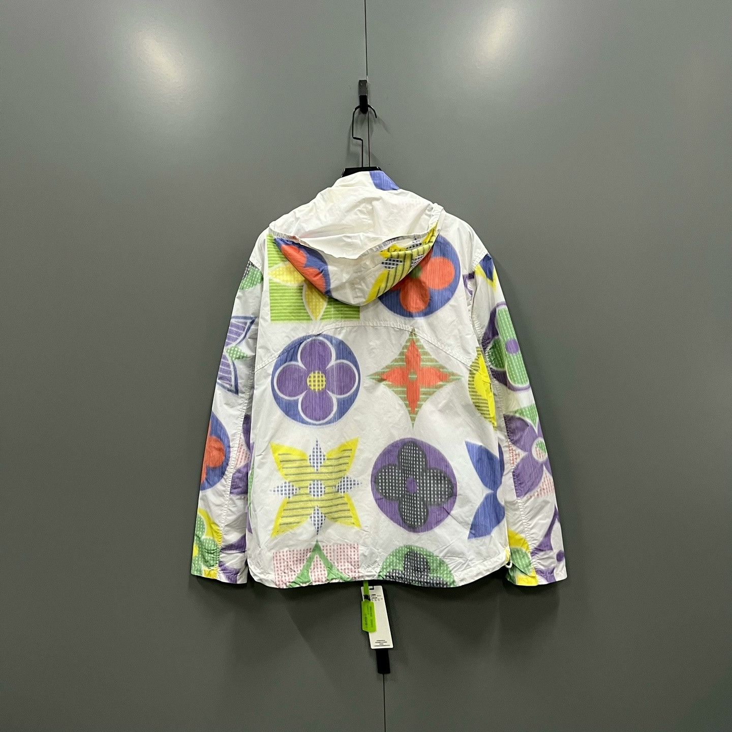 Louis Vuitton Louis Vuitton Floral Print Windbreaker Jacket Size US L / EU 52-54 / 3 - 2 Thumbnail