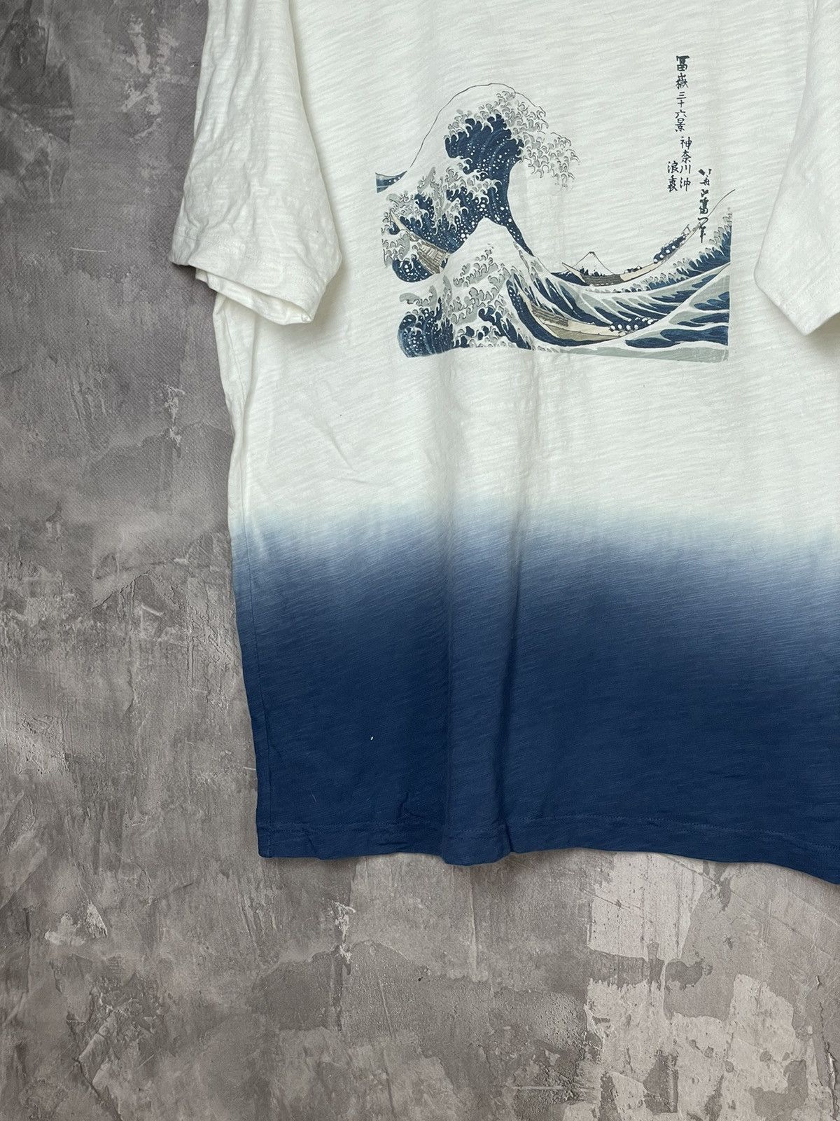 Japanese Brand × Uniqlo Uniqlo Japanese Brand Vintage retro wave art T-shirt Size US M / EU 48-50 / 2 - 5 Thumbnail