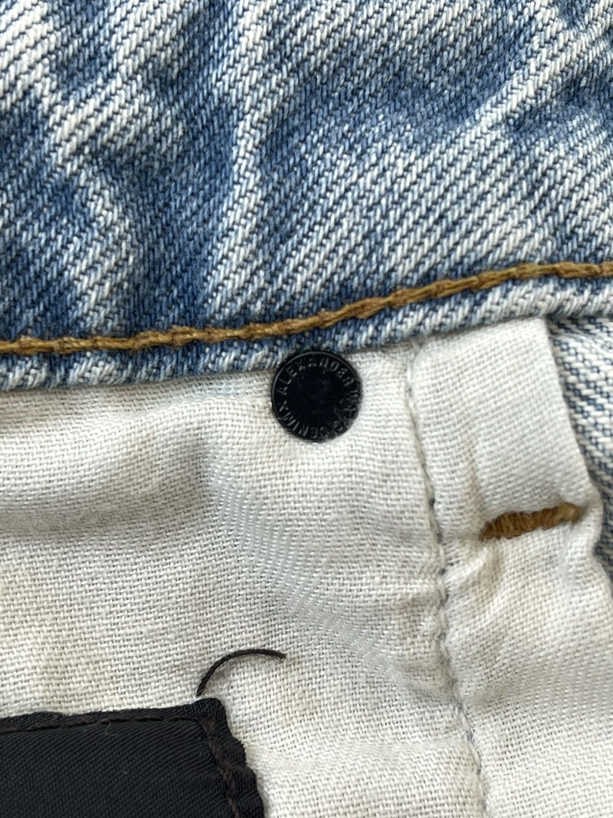 Alexander Wang Denim X Alexander Wang High Rise Fitted Bite Bleach Shorts Size 26" / US 2 / IT 38 - 14 Thumbnail