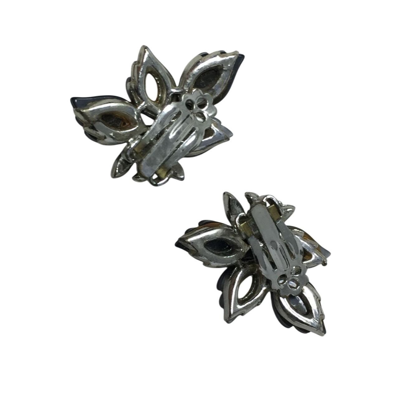 Other Vintage Women's Gray and Silver tone Clip On Earrings Size ONE SIZE - 2 Thumbnail