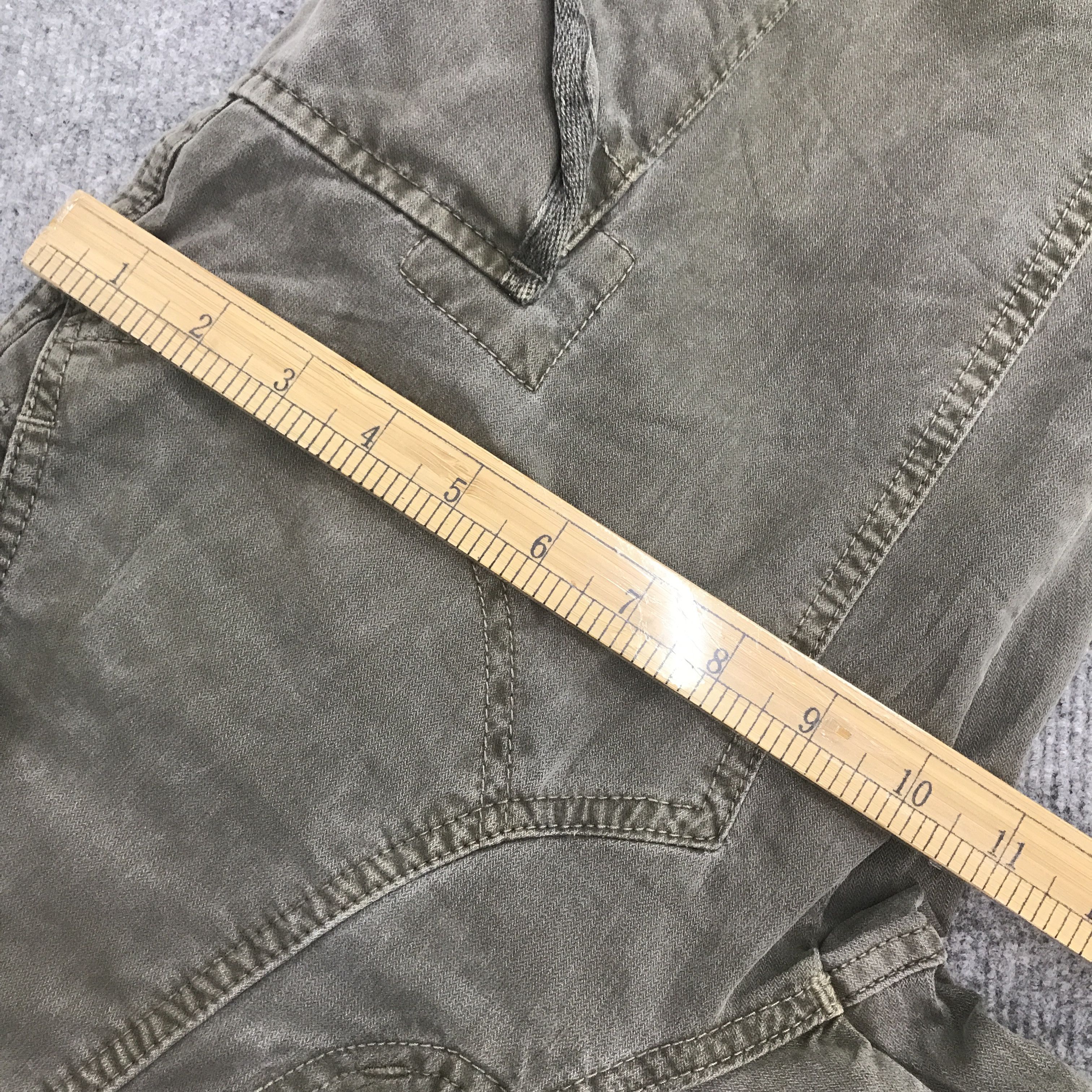 Jun Takahashi × Uniqlo Rare Cargo uniqlo gray multi pocket pants Size US 28 / EU 44 - 9 Thumbnail