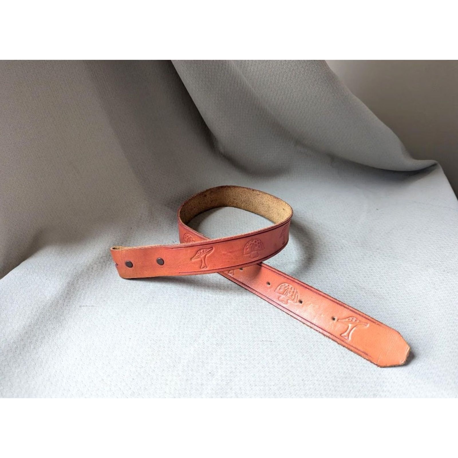 Vintage VINTAGE Handcrafted belt Mushroom toooled buckle leather brown western adult 28 Size 28 - 6 Thumbnail