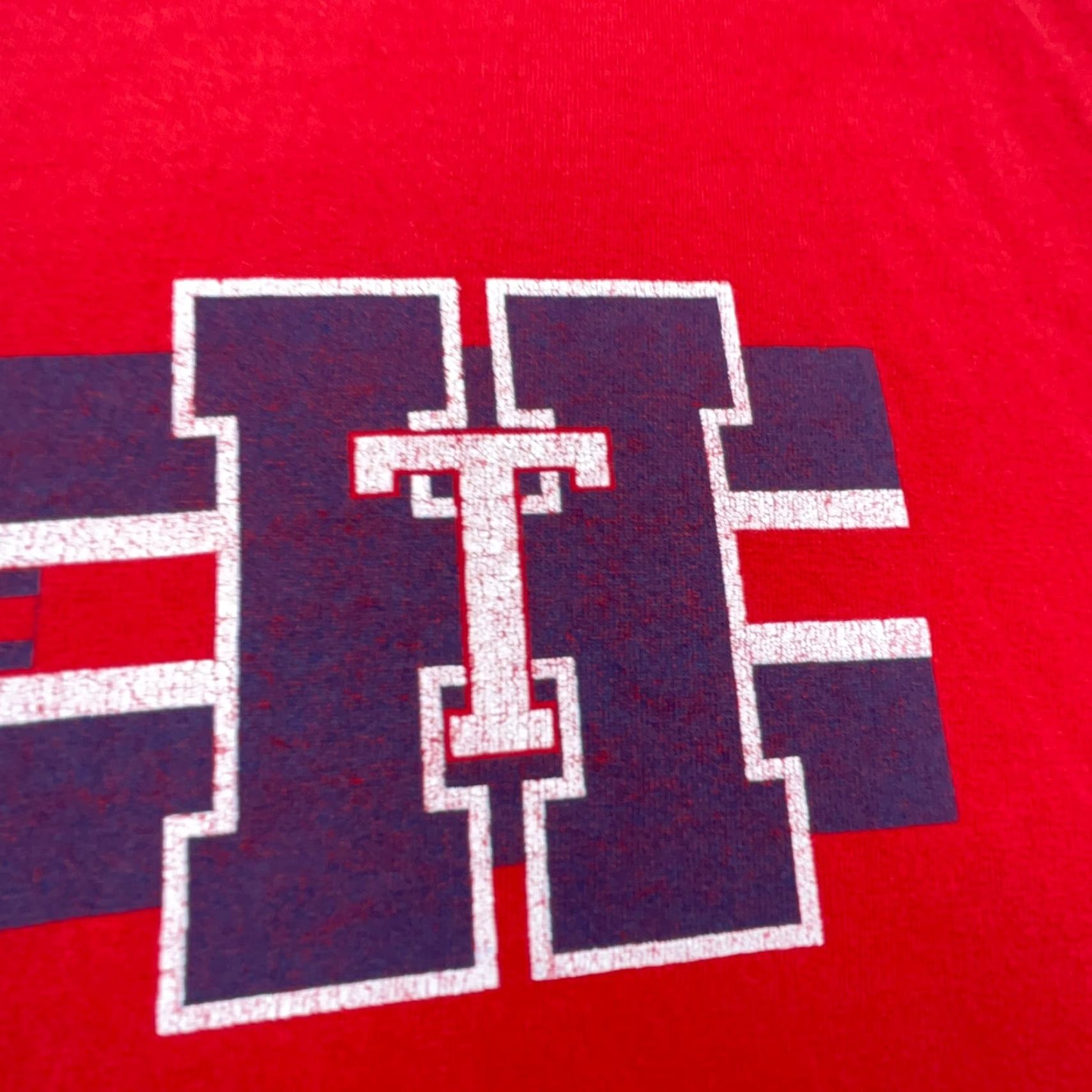 Tommy Hilfiger VINTAGE Tommy Hilfiger Shirt Men XL Red Blue Tee Spell Out 90s Y2K 2000s Logo 69 Size US XL / EU 56 / 4 - 5 Thumbnail