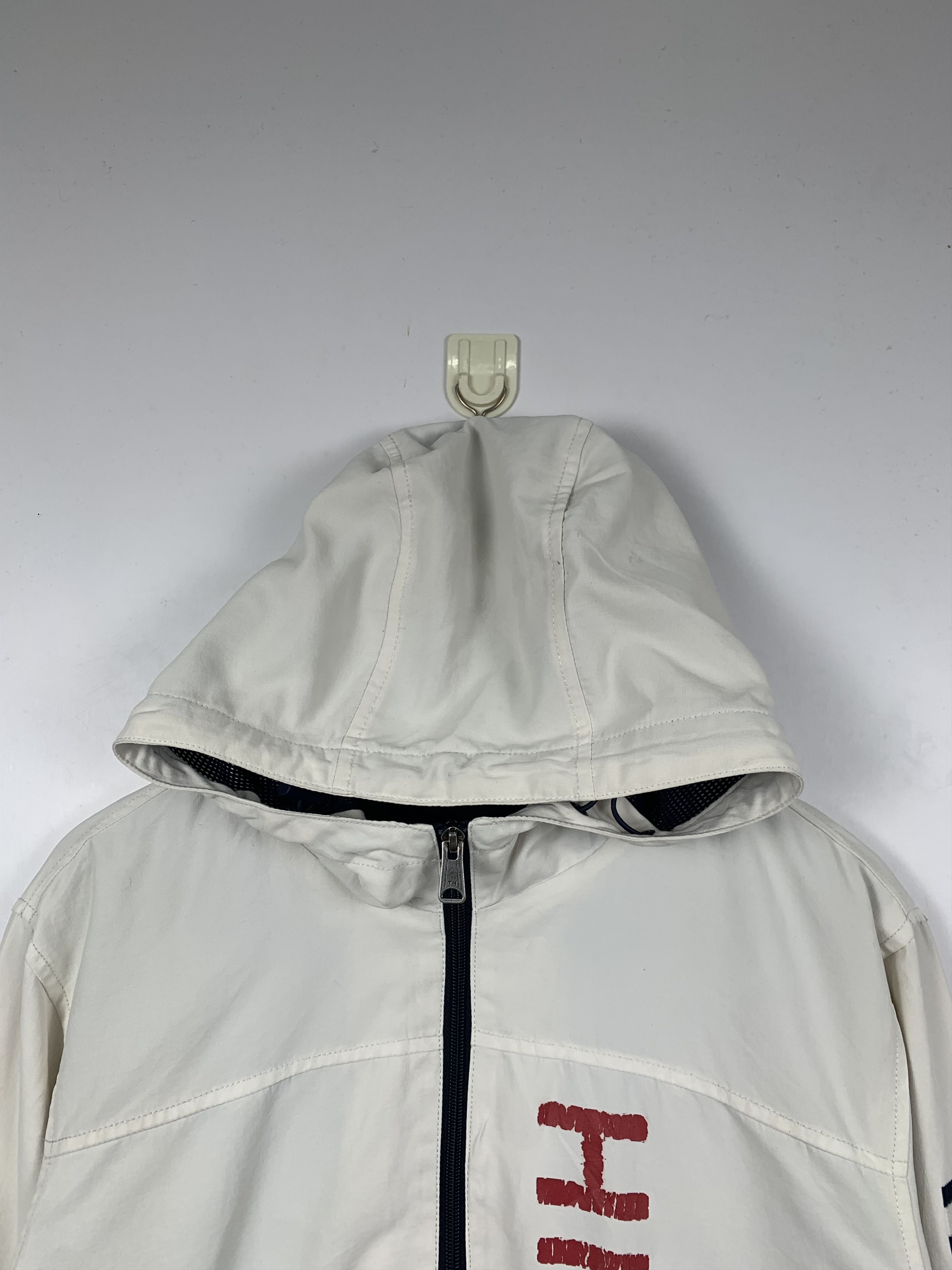 Tommy Hilfiger Vintage Tommy Hilfiger Hoodie Zipper Jacket J1244 Size US L / EU 52-54 / 3 - 2 Thumbnail