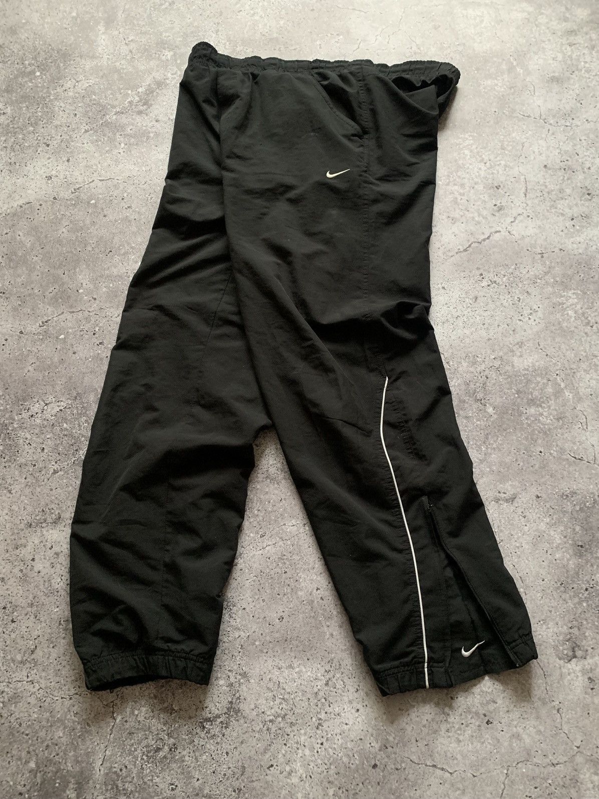 Nike 🔥VINTAGE NIKE DRILL SWOSH Y2K SWEATPANTS Size US 34 / EU 50 - 1 Thumbnail