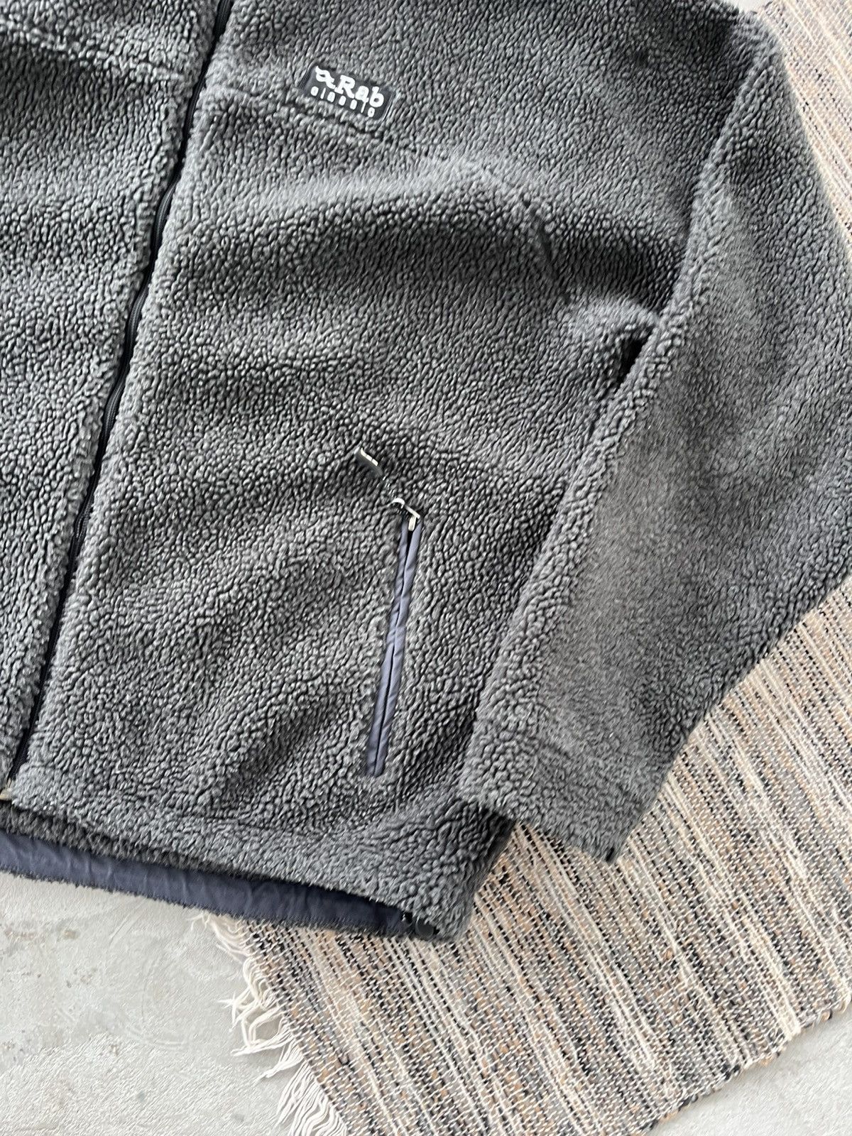 Rab Vintage Outdoor Rab Heavy Teddy Grey Fleece Jacket Y2K Size US XL / EU 56 / 4 - 7 Thumbnail