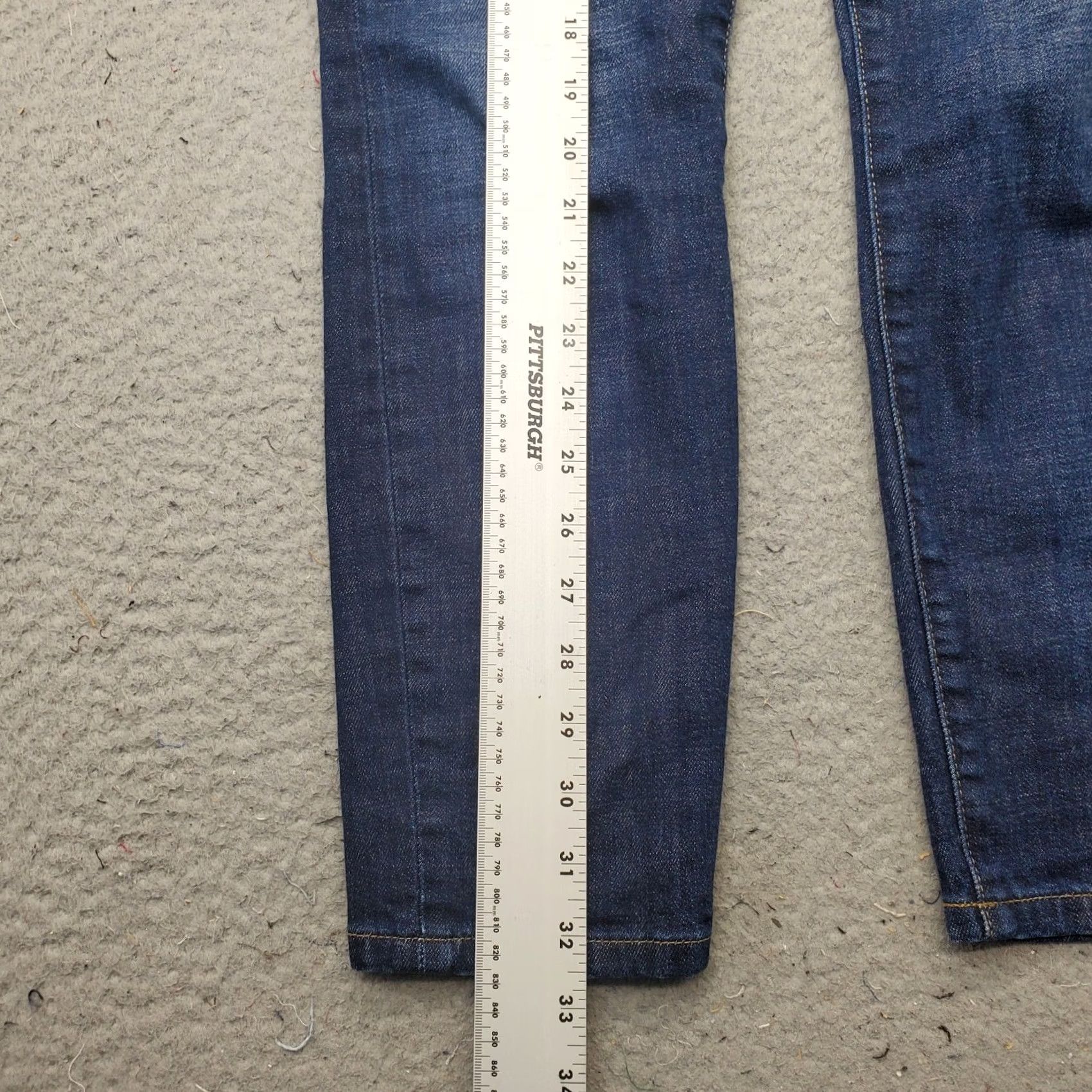 Banana Republic Banana Republic Jeans Womens 27P Blue Denim Skinny Leg 5-Pocket Regular Fit 32.5" Outseam Inseam 24.75" Vintage? No Size 27" / US 4 / IT 40 - 4 Thumbnail