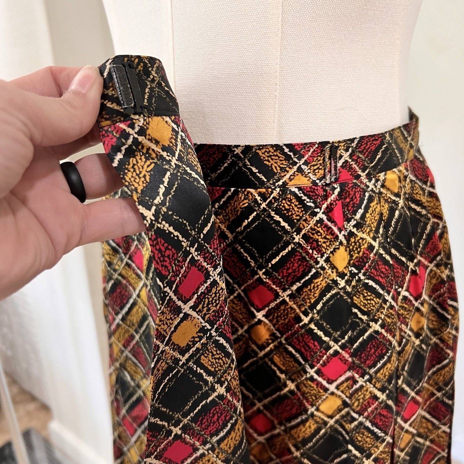 Yves Saint Laurent Vintage 26” Yves Saint Laurent Rive Gauche Skirt Size 28" / US 6 / IT 42 - 4 Thumbnail