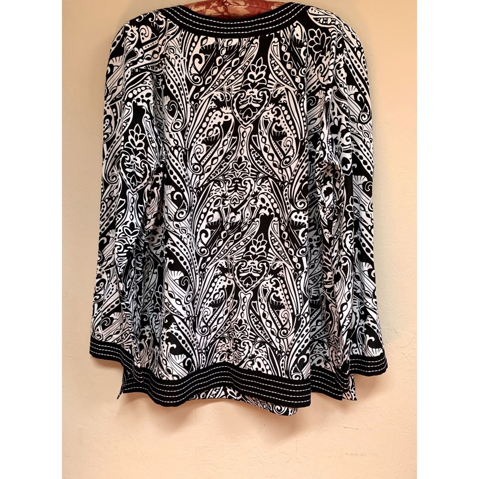 Charter Club Charter Club Women’s Silk Cotton Tunic Top Size 12 Black White Print 3/4 Sleeve Shirt Ladies Tunic Floral Black/White Print 12 Womens Size XL / US 12-14 / IT 48-50 - 3 Thumbnail