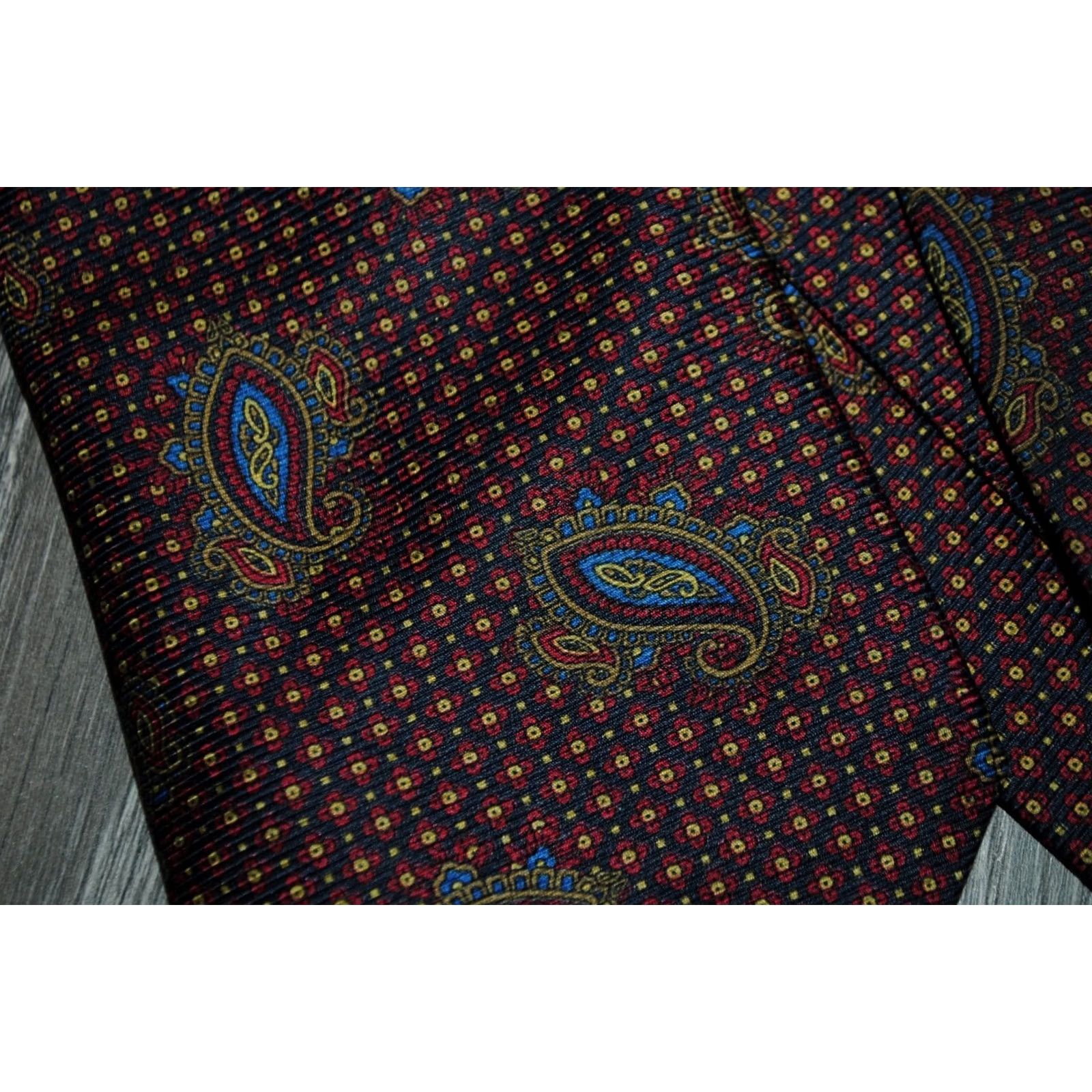 Lanvin Lanvin Paris Beautiful Paisley Design Silk Necktie Men Luxury Mint Condition Tie Size ONE SIZE - 4 Thumbnail