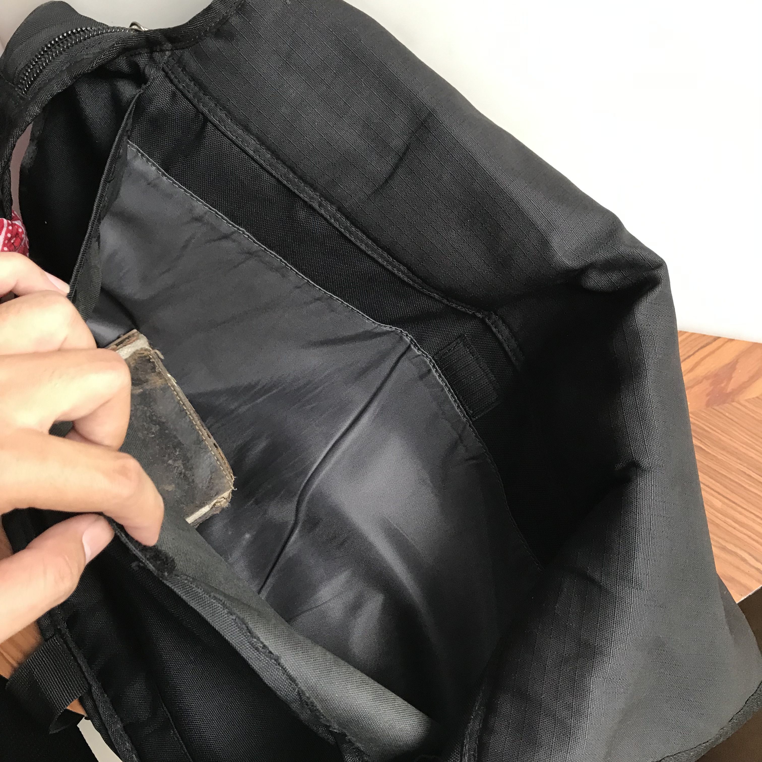 Nike Vintage NIKE Old Messenger bag Shoulder bag Nylon Black Size ONE SIZE - 11 Thumbnail