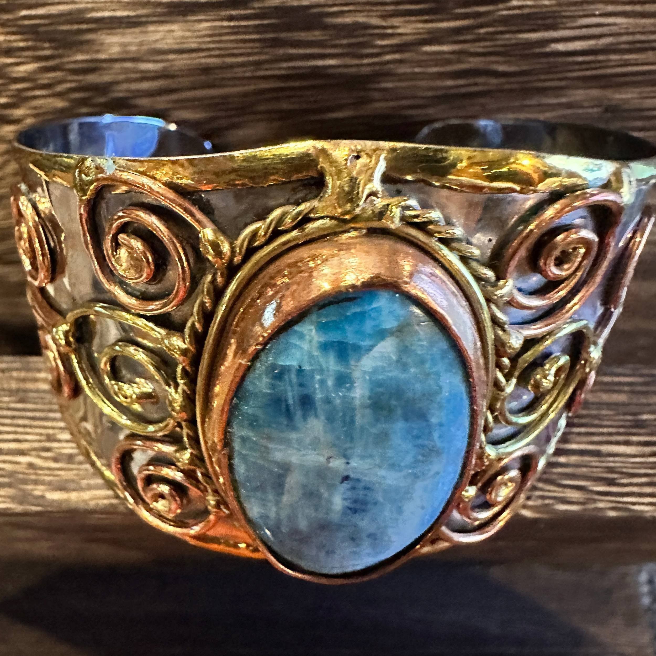 Other Artisan-Made 2-inch Wide Cuff Bracelet with Apatite Stone an Size ONE SIZE - 5 Thumbnail