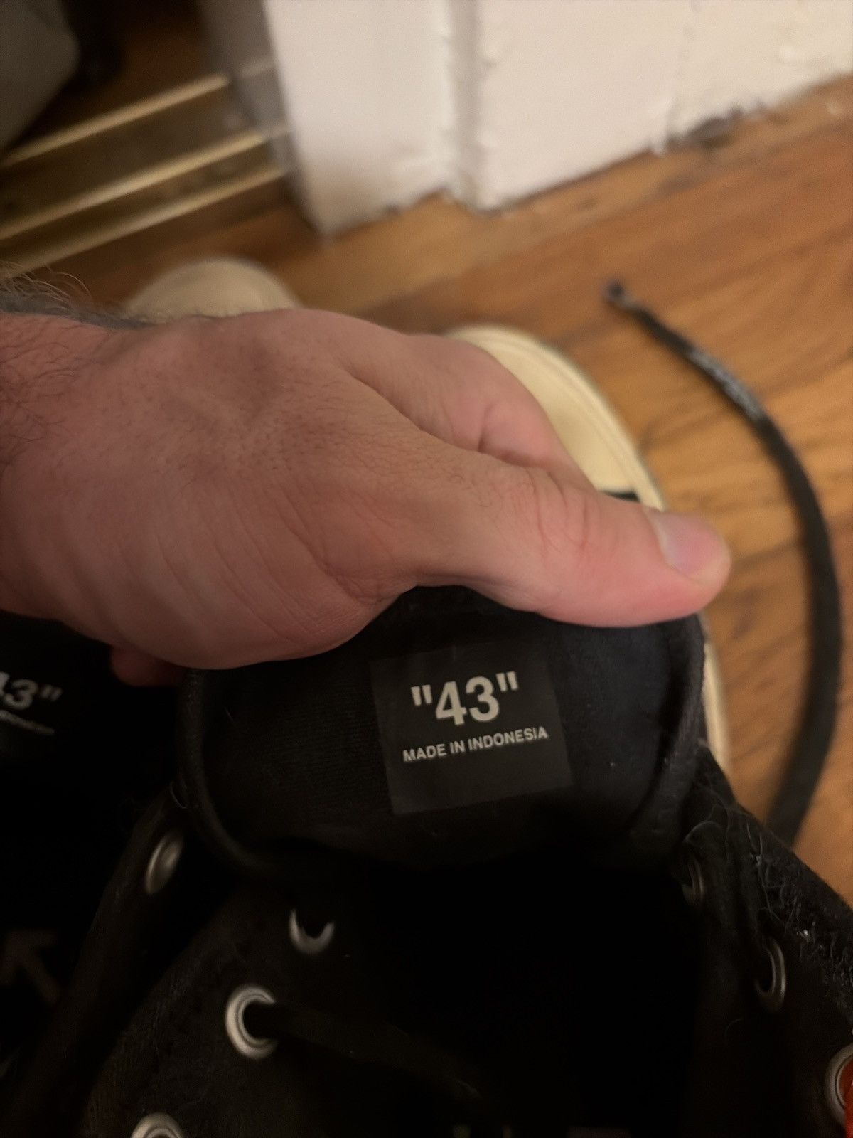 Off-White Off White EU43 Vulcanized Hi Top Sneakers Size US 10 / EU 43 - 8 Thumbnail