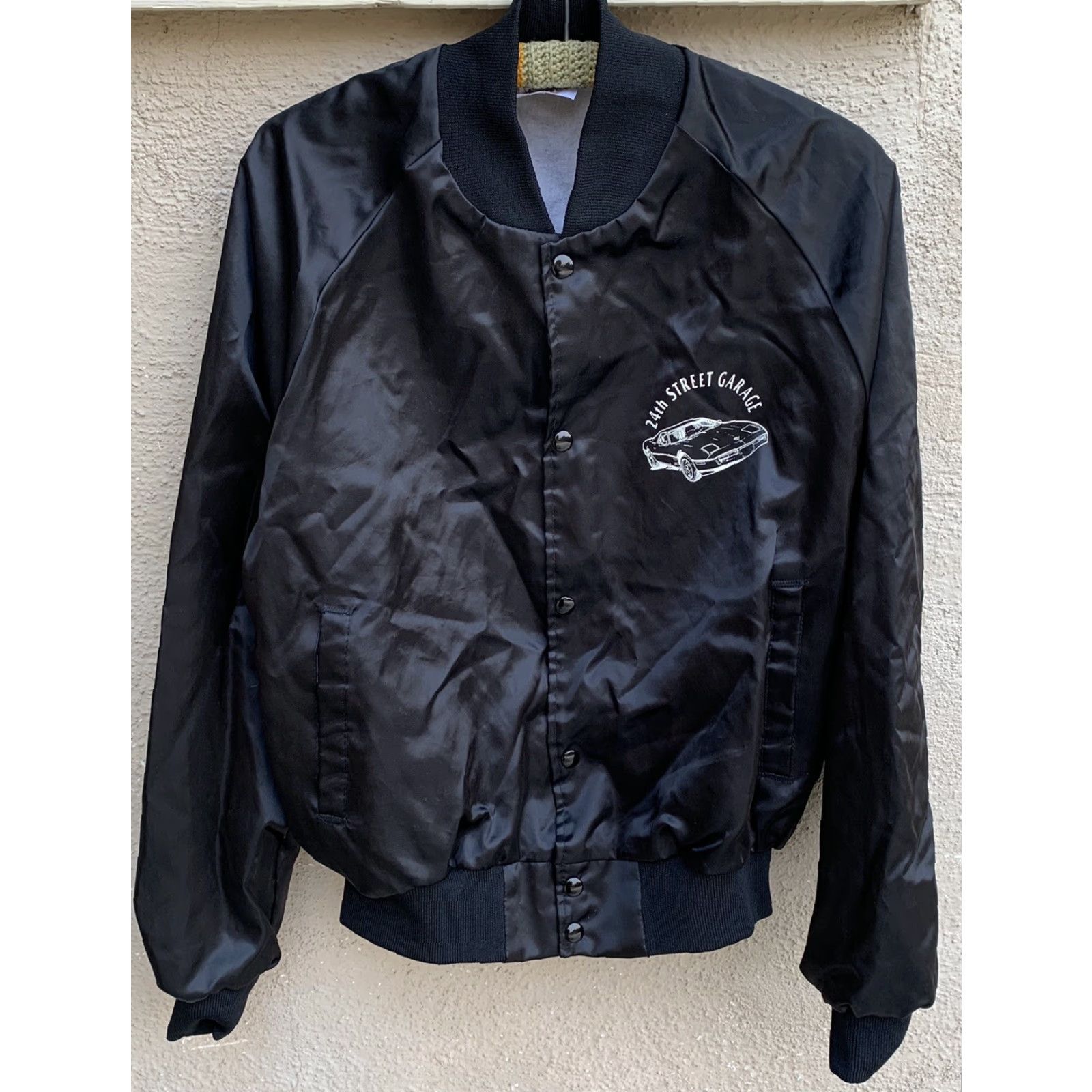 Garage VINTAGE Auburn Sportswear Jacket Men M Black Satin Neon Corvette Graphics 24th Street Garage US Made Snap Closure Logo Varsity Retro 80s 90s Cars Size US M / EU 48-50 / 2 - 6 Thumbnail