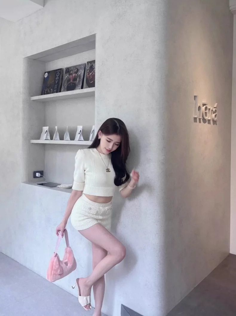 Chanel Chanel 23S milky white knitted long sleeves 2504-Nextarrow Size XXS / US 00 / IT 34 - 8 Thumbnail