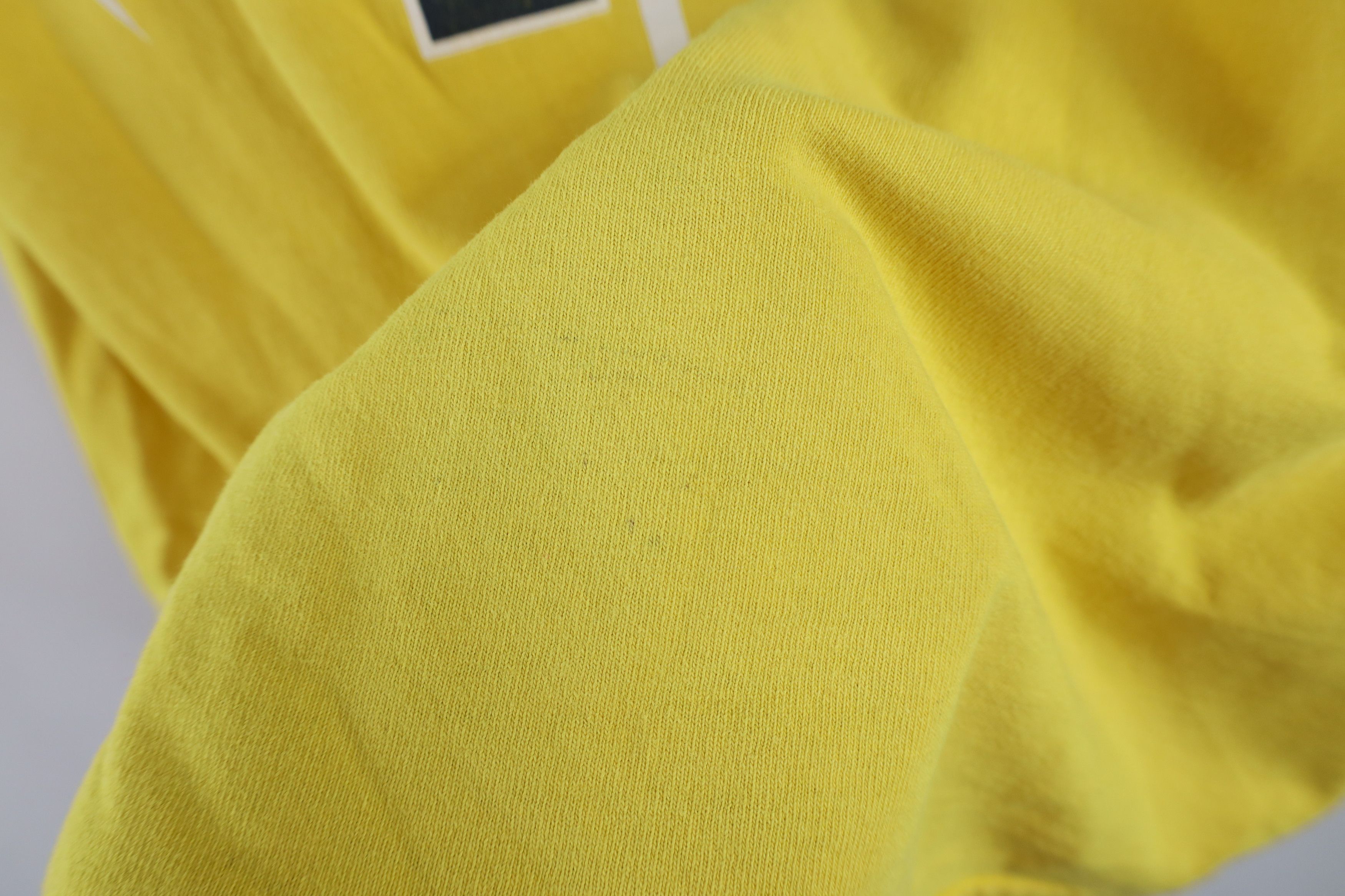 Nike × Vintage Vintage Nike University of Michigan Basketball T-Shirt Size US S / EU 44-46 / 1 - 11 Thumbnail