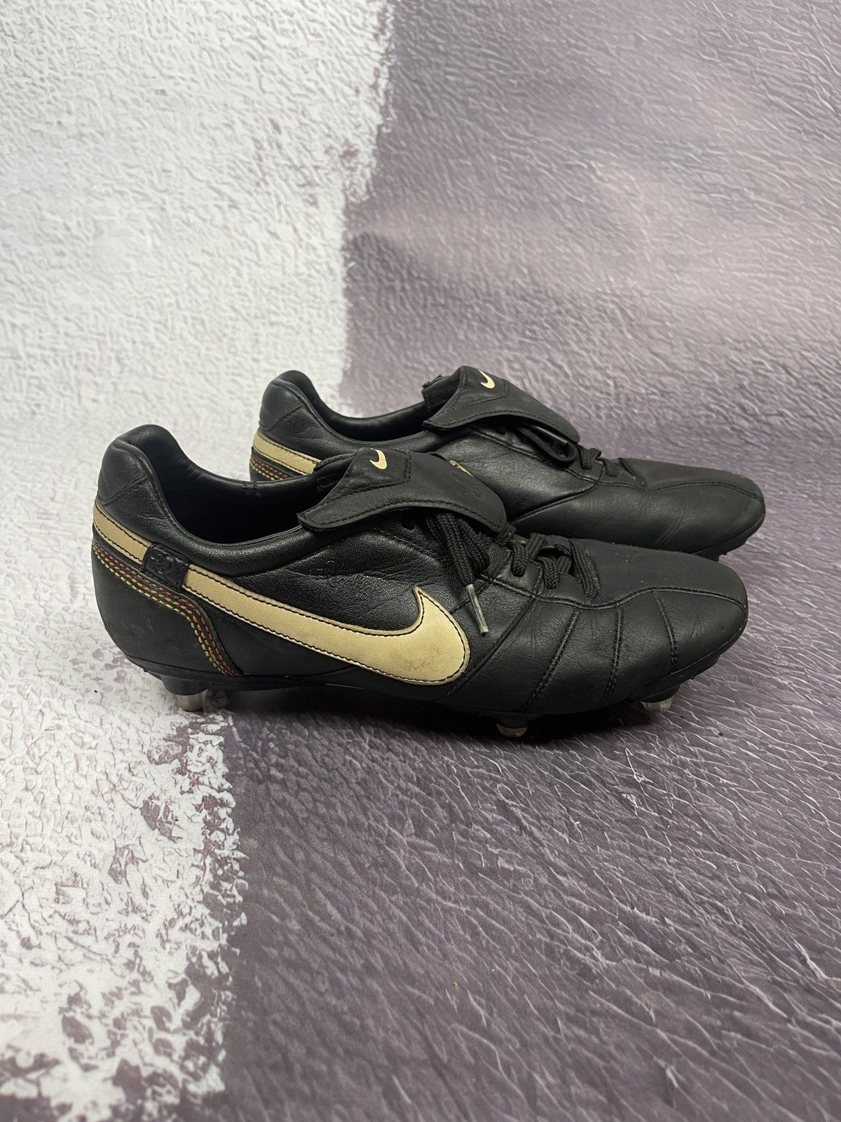 image of Nike Tiempo Brasileiro R10 Sg Us9 Leather Ronaldinho Soccer Shoes in Black, Men's