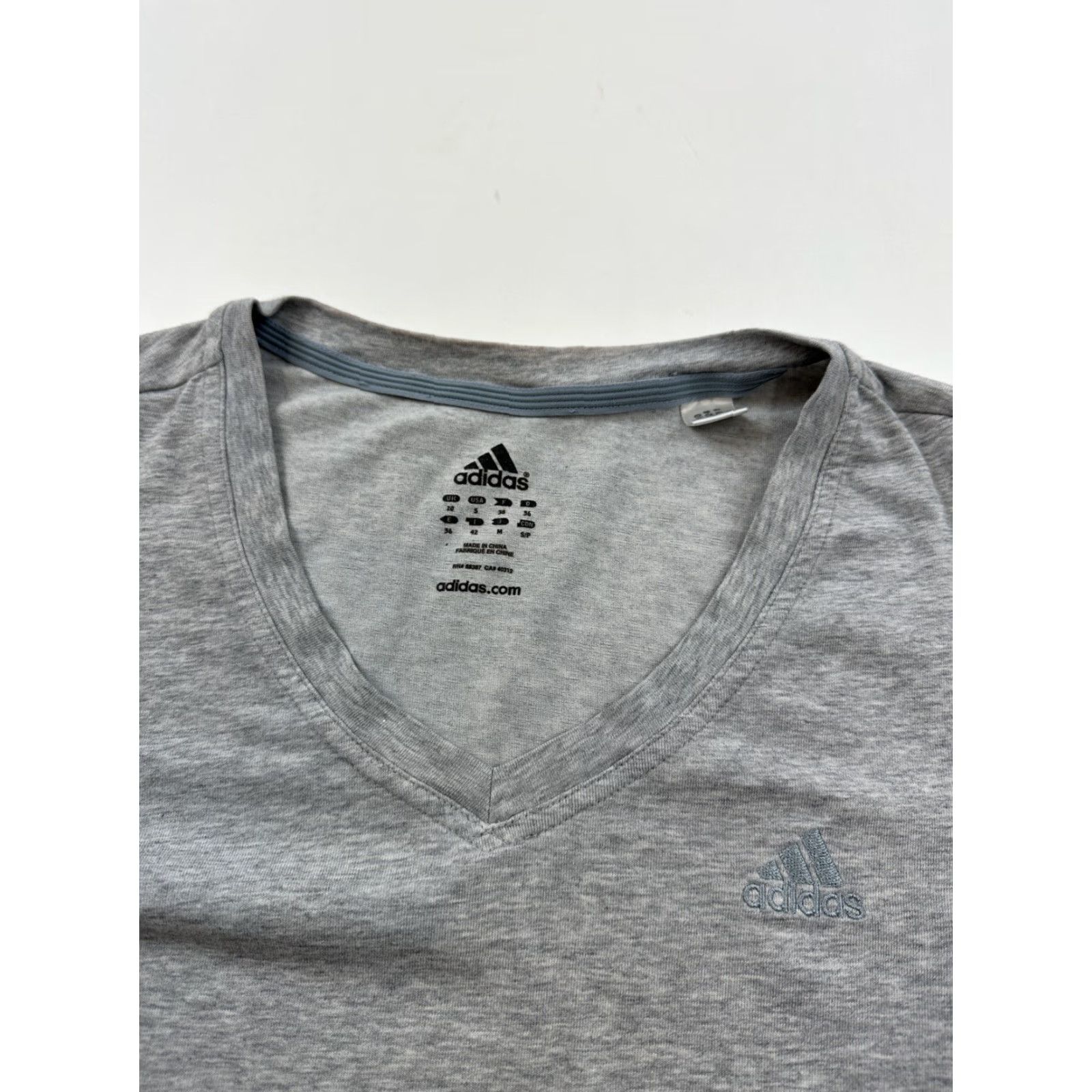 Adidas Adidas Athletic Shirt Womens Small Gray V-Neck Short Sleeve Shirt Women S Gray V-Neck Short Sleeve; Adidas Shirt Women S Gray V-Neck Short Sleeve Size S / US 4 / IT 40 - 2 Thumbnail