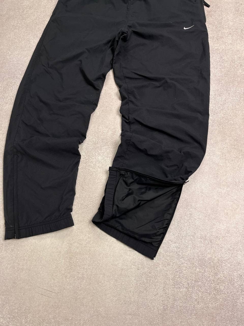Nike × Vintage Vintage Nike Swoosh Baggy Nylon Trackpants M Size US 32 / EU 48 - 9 Thumbnail